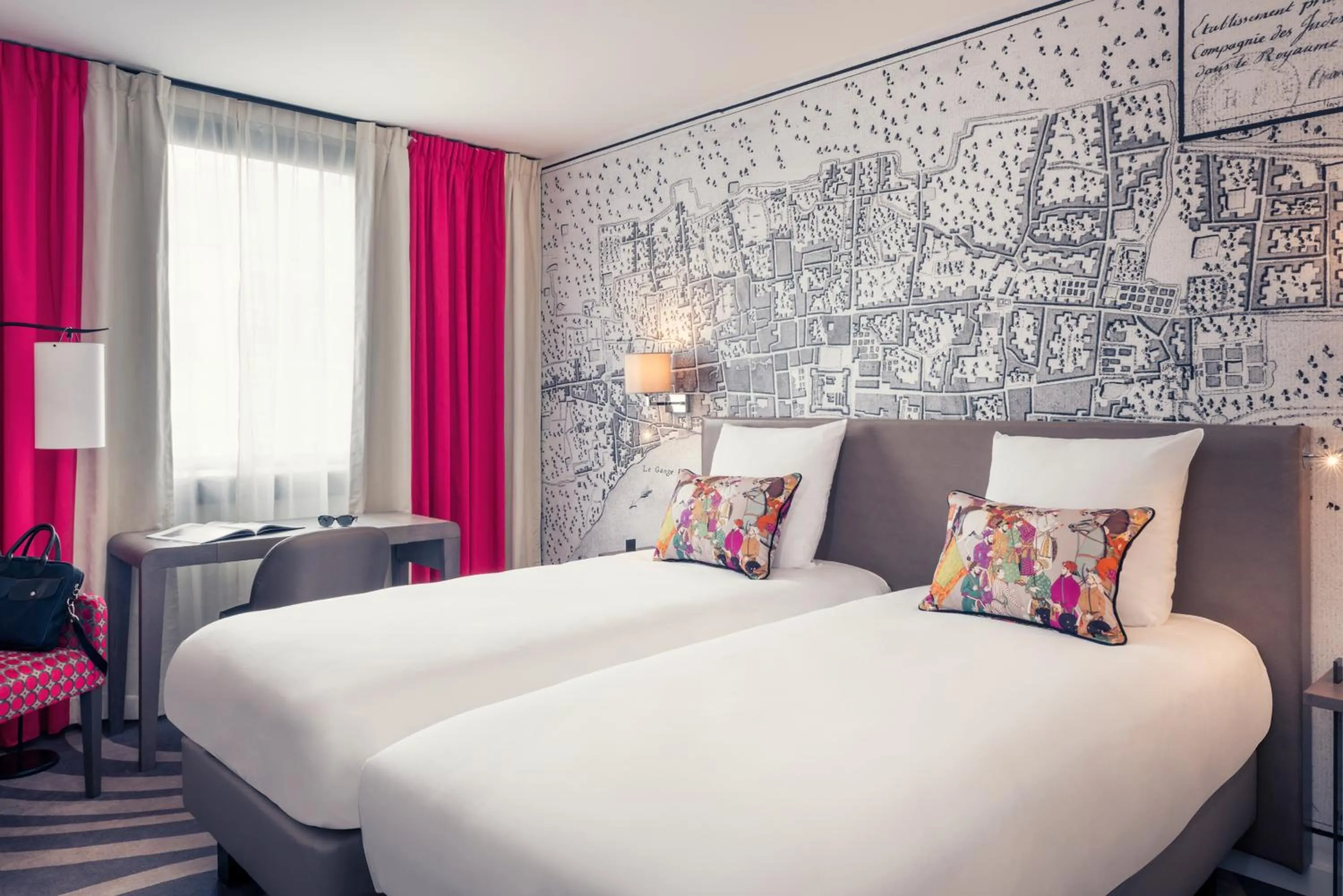 Bedroom, Bed in Mercure Tour Eiffel Grenelle