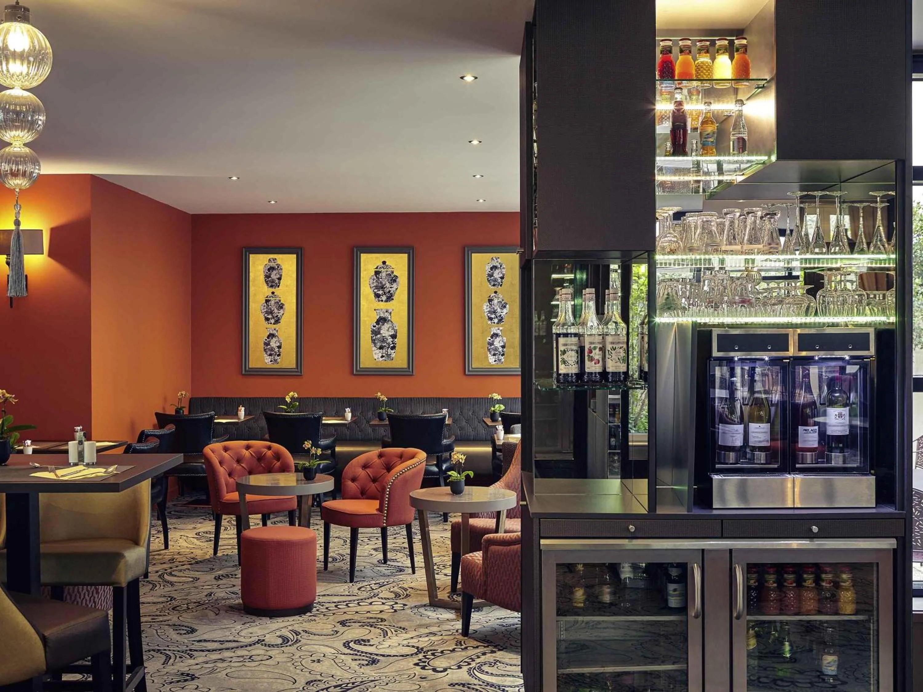Lounge or bar in Mercure Tour Eiffel Grenelle