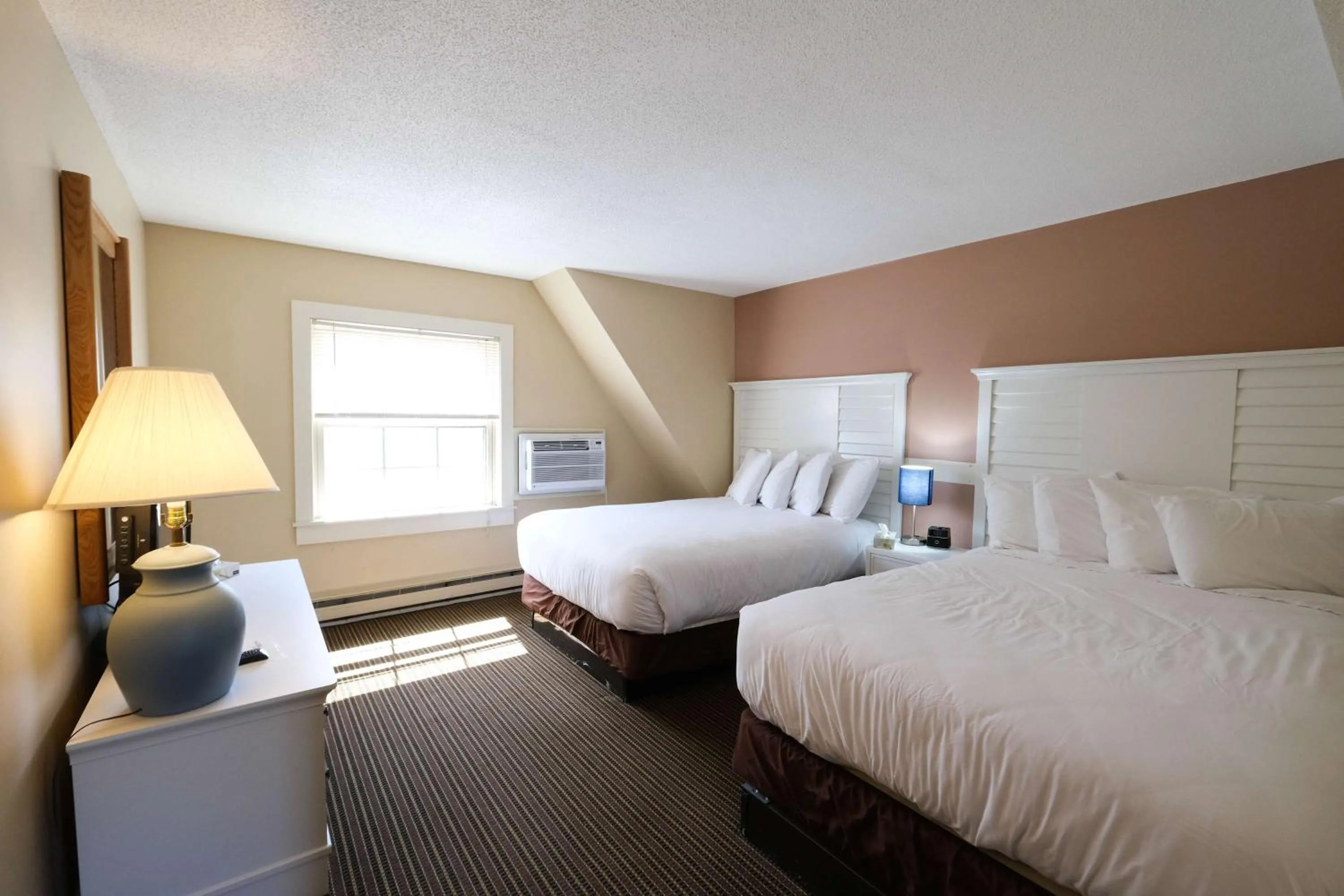 Bedroom, Bed in Seacastles Resort