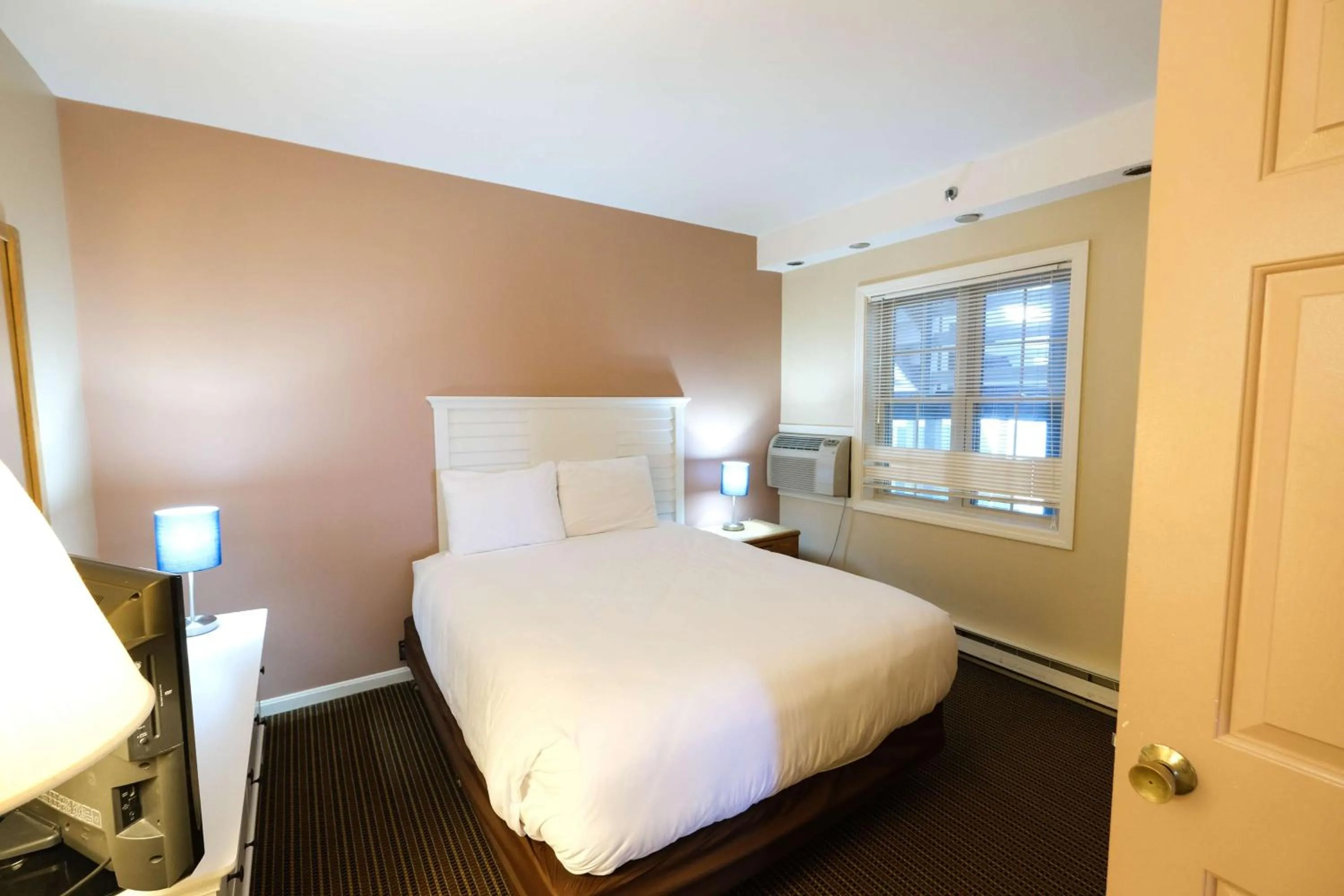 Bedroom, Bed in Seacastles Resort