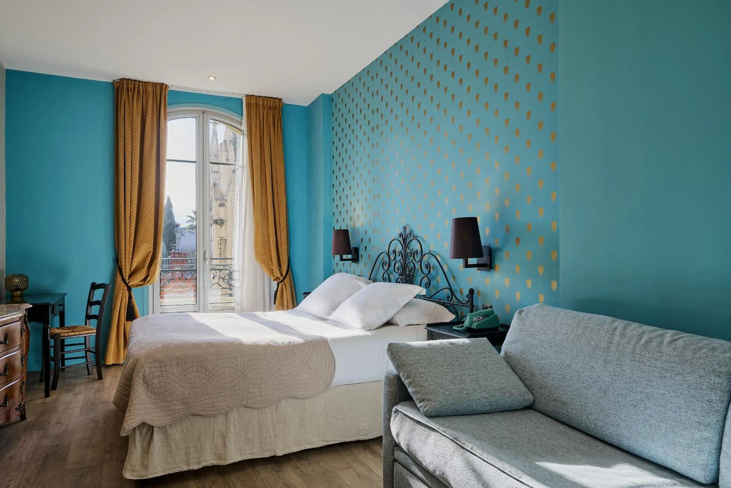Bedroom, Bed in Hotel Le Grimaldi by Happyculture