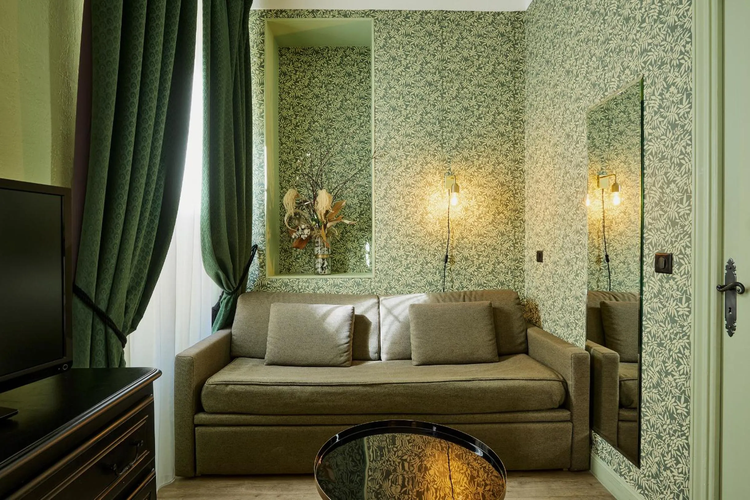 Bed in Hotel Le Grimaldi by Happyculture