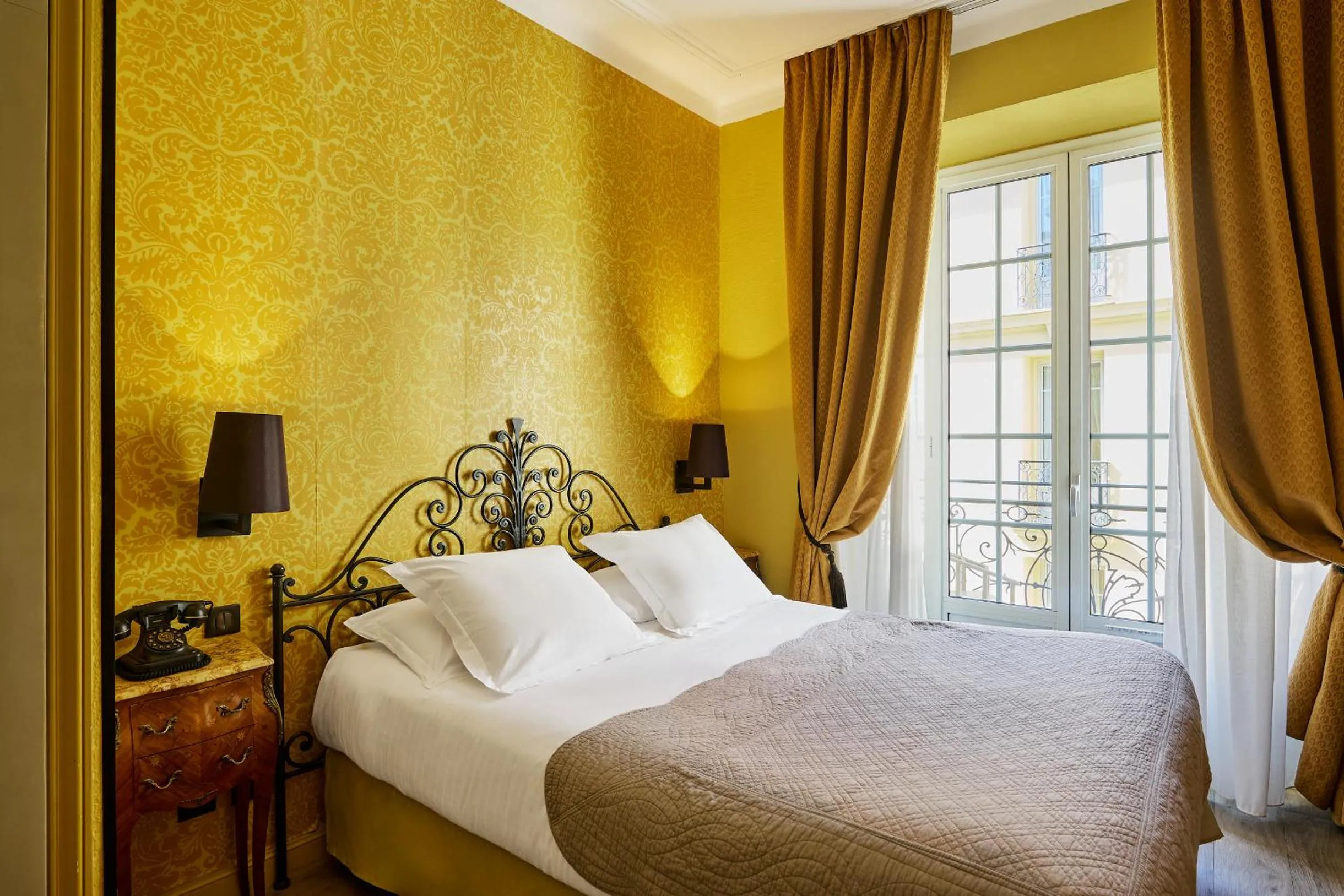 Bedroom, Bed in Hotel Le Grimaldi by Happyculture