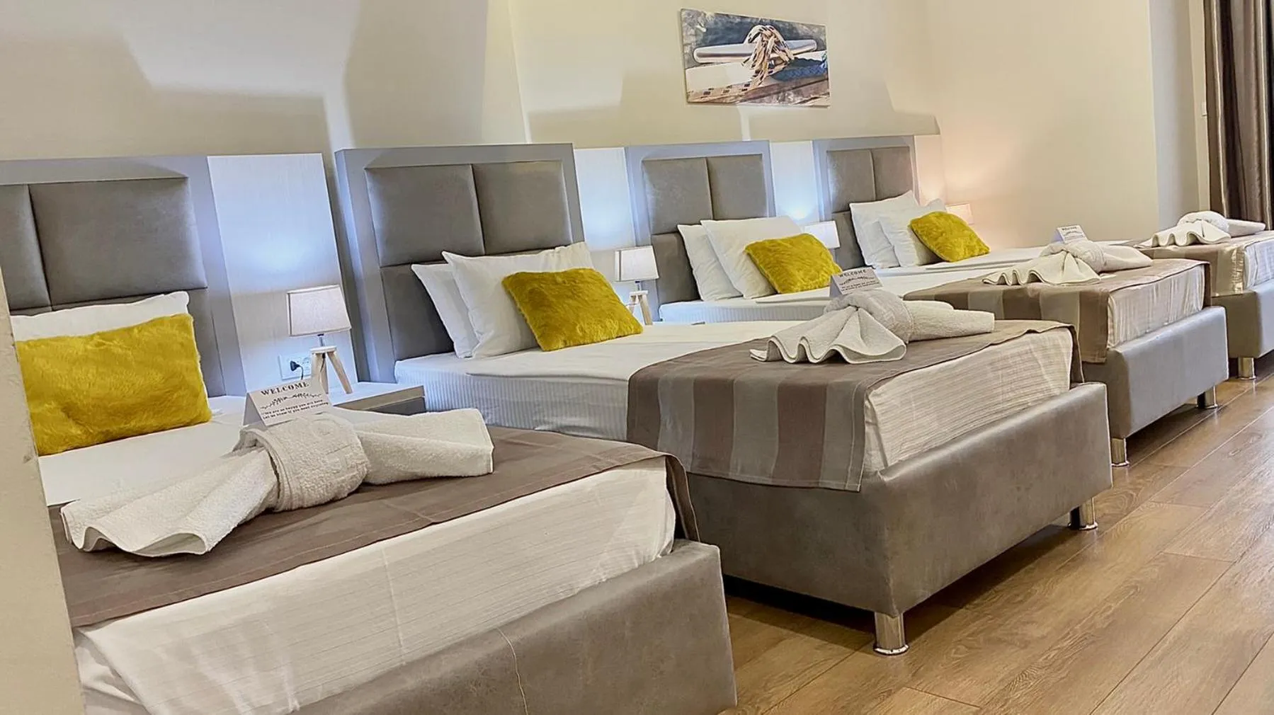 Staff, Bed in Hotel Olimpija plus