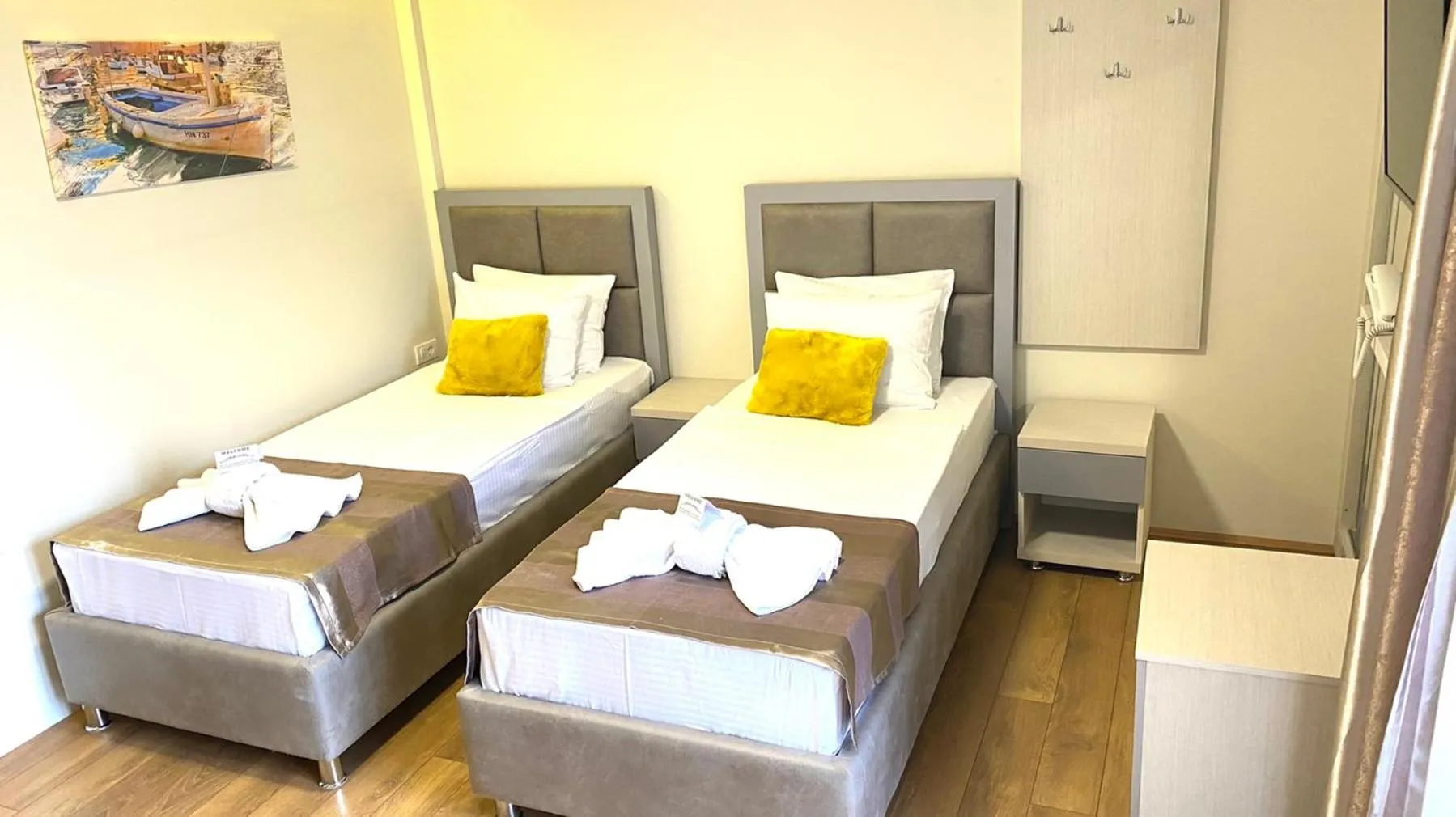 Staff, Bed in Hotel Olimpija plus