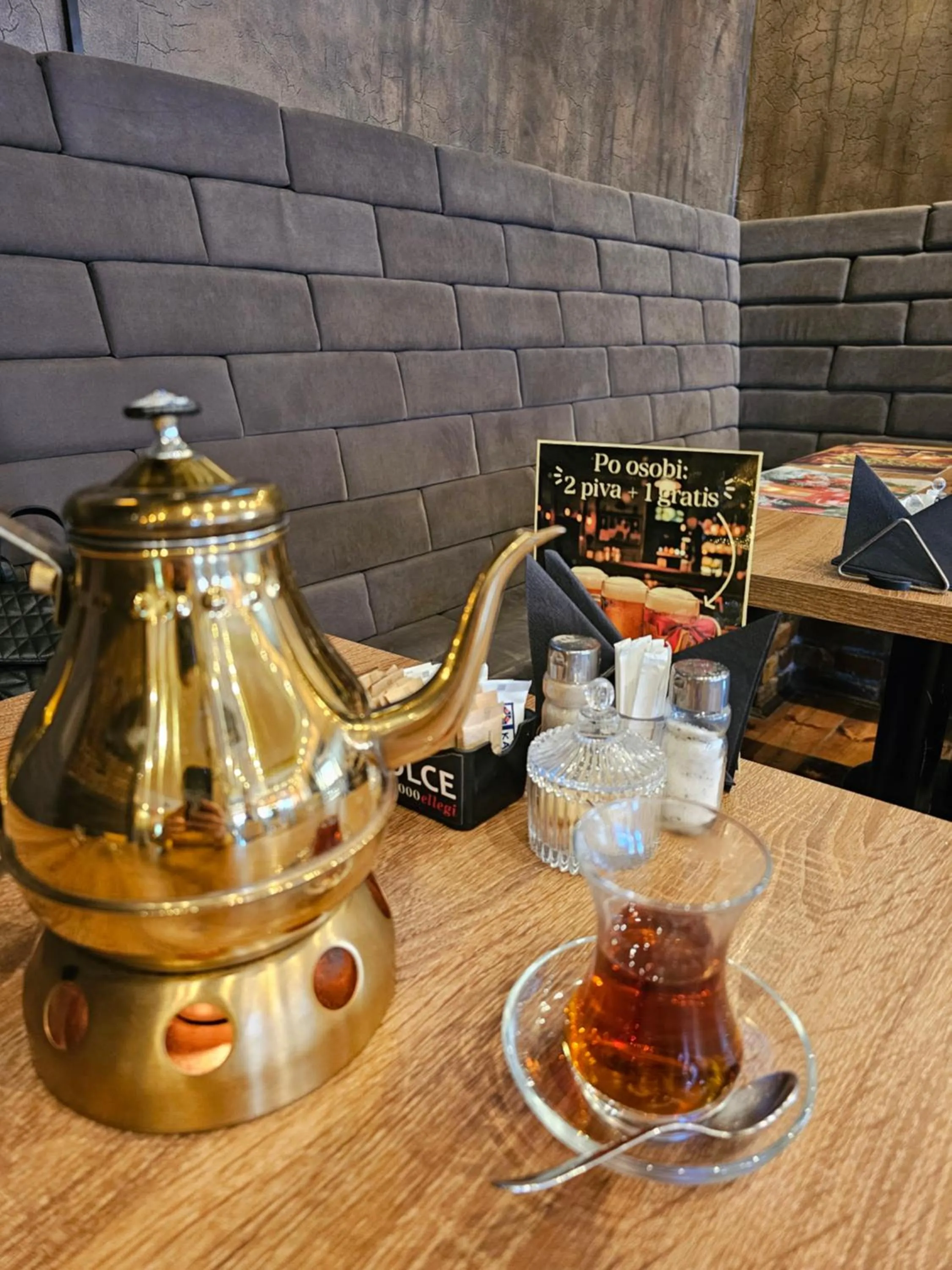 Restaurant/places to eat in Hotel Olimpija plus