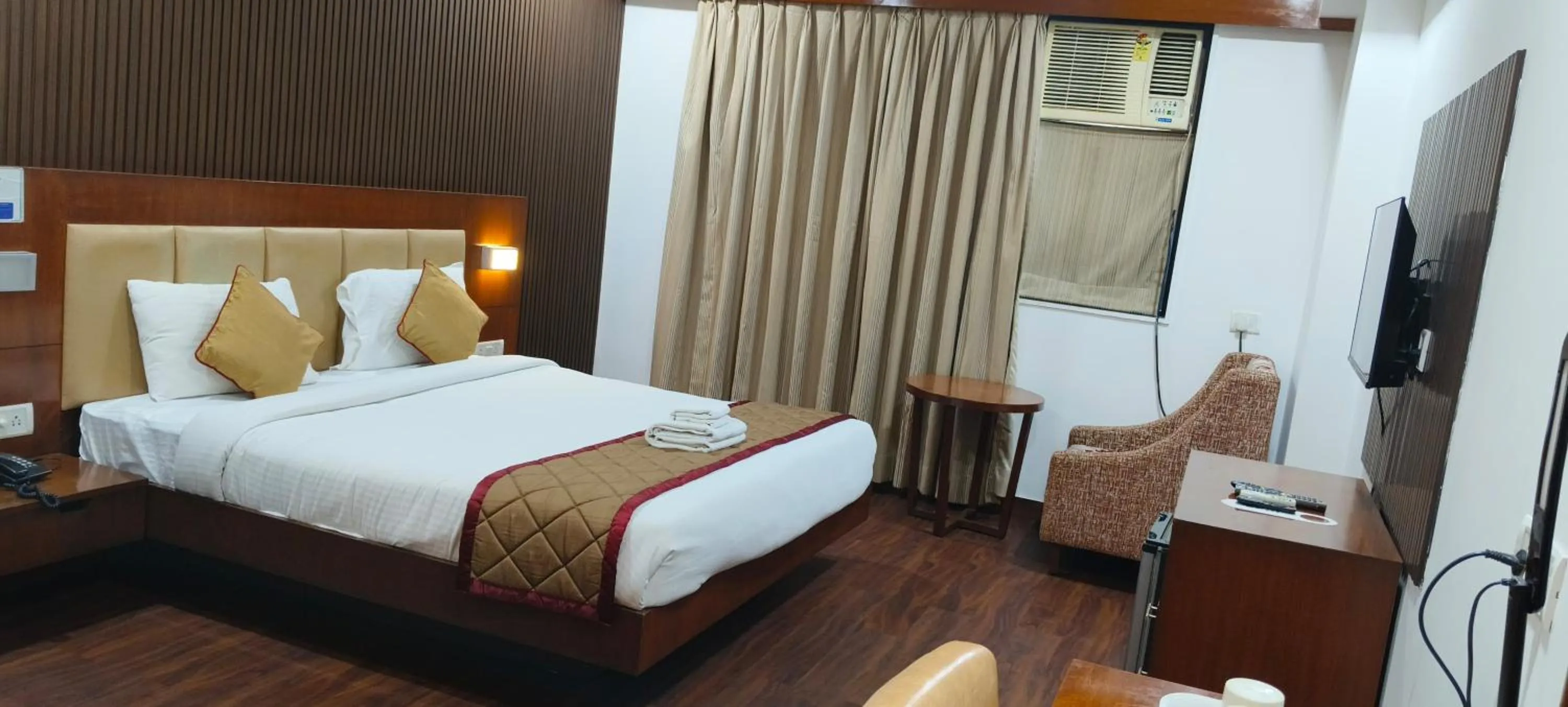 Bed in The Altruist Hotel Navi Mumbai-1