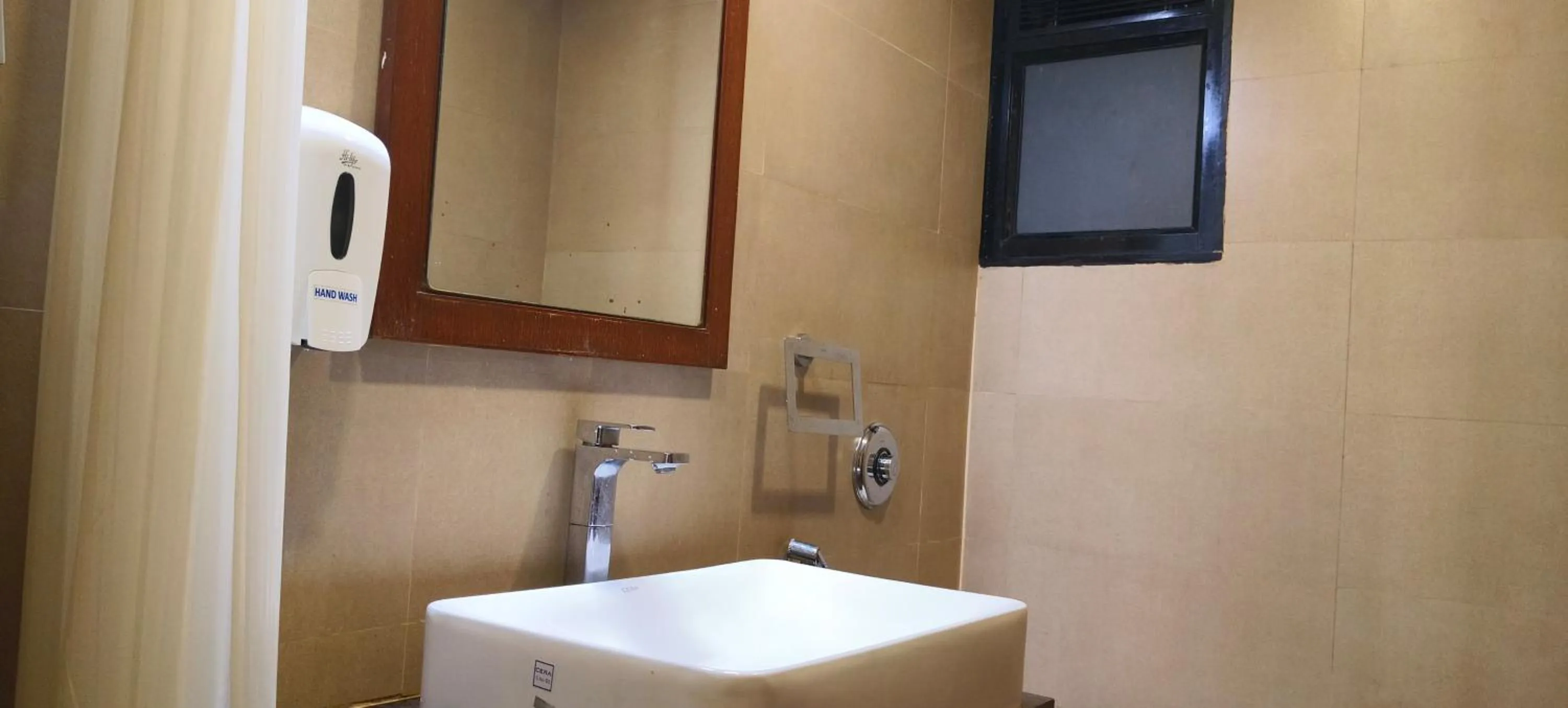 Bathroom in The Altruist Hotel Navi Mumbai-1