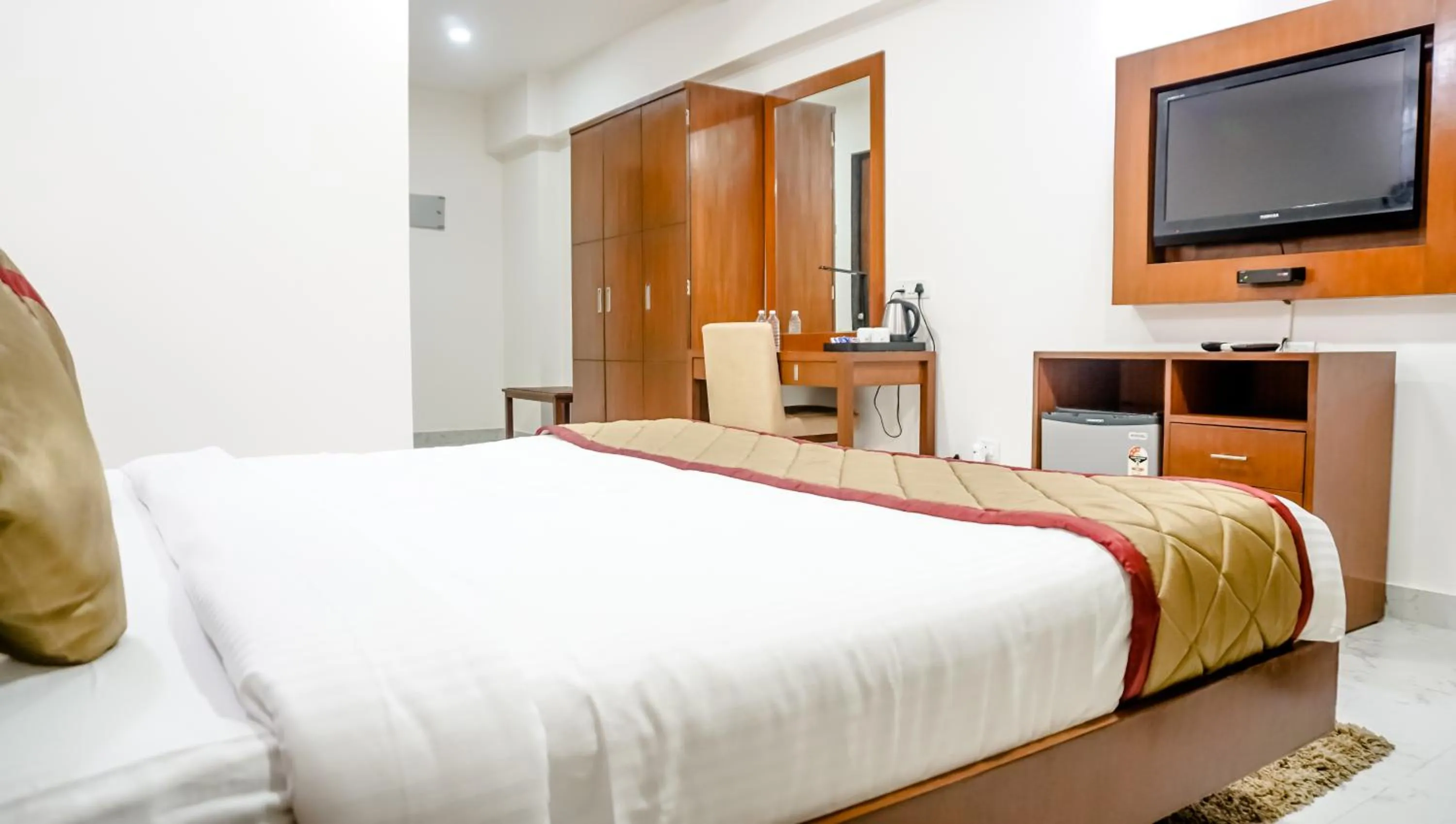 Bed in The Altruist Hotel Navi Mumbai-1