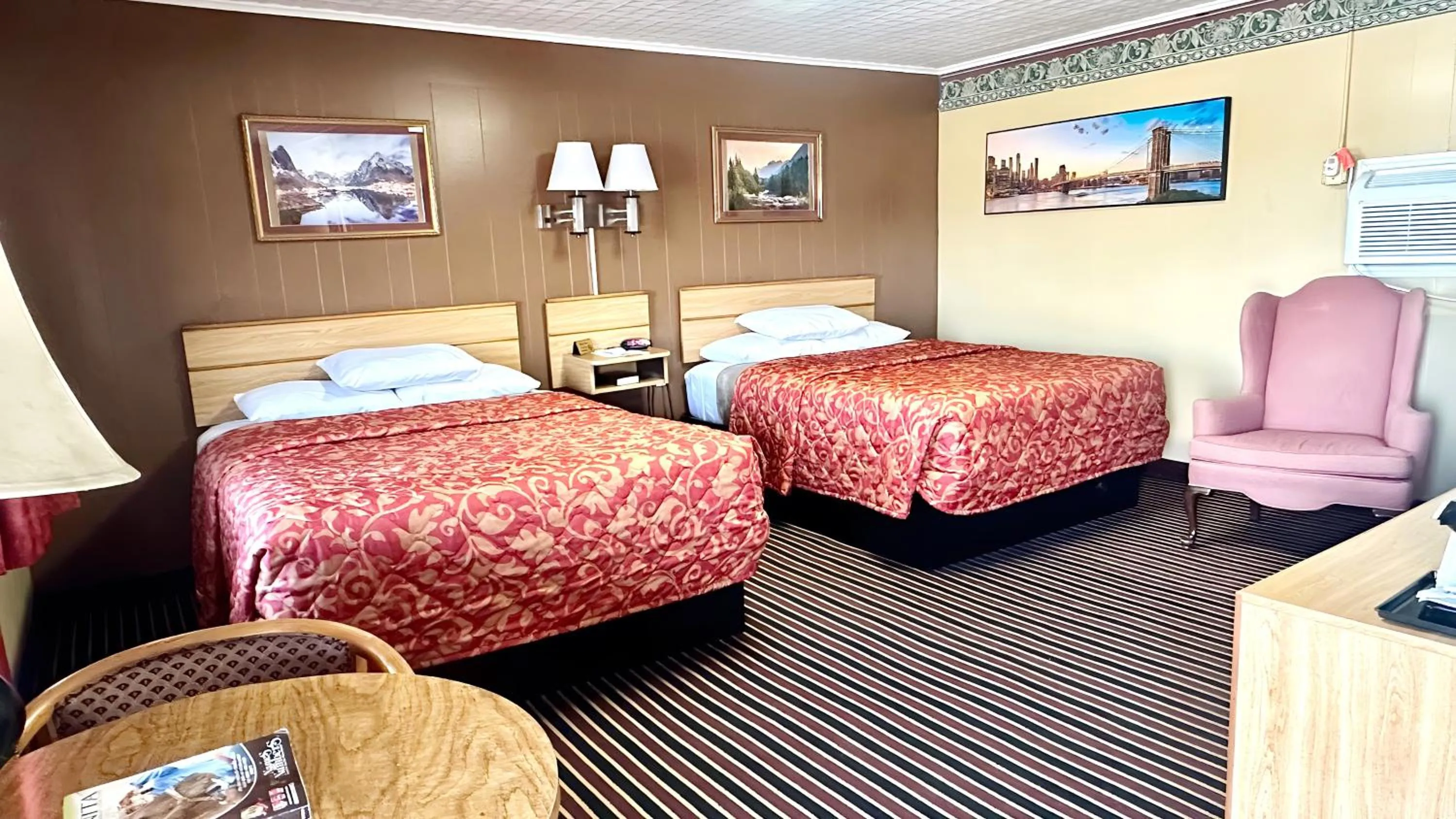 Bed in Relax Inn Vinita