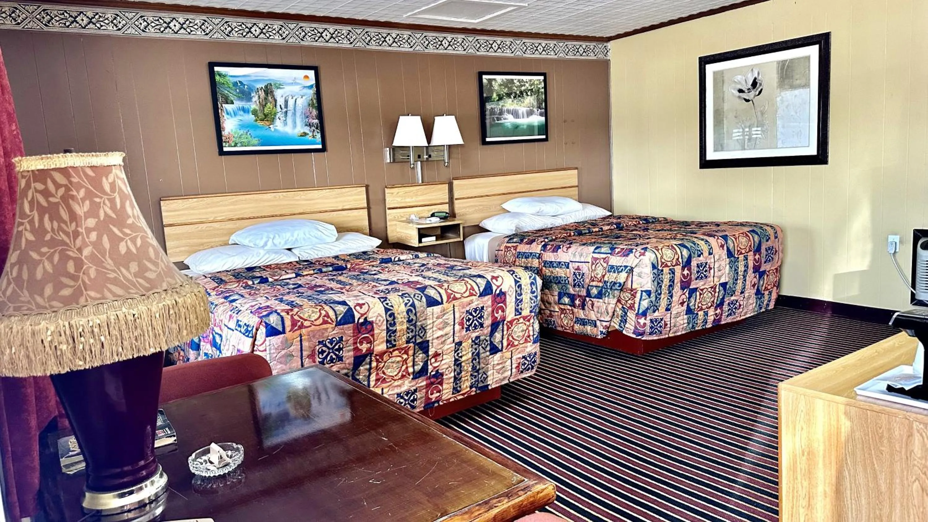 Bedroom, Bed in Relax Inn Vinita