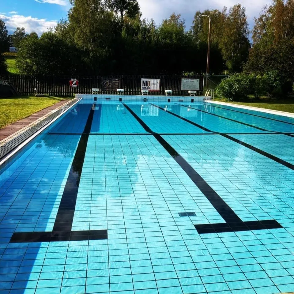 Swimming pool in Åsens Vandrarhem Uvboet