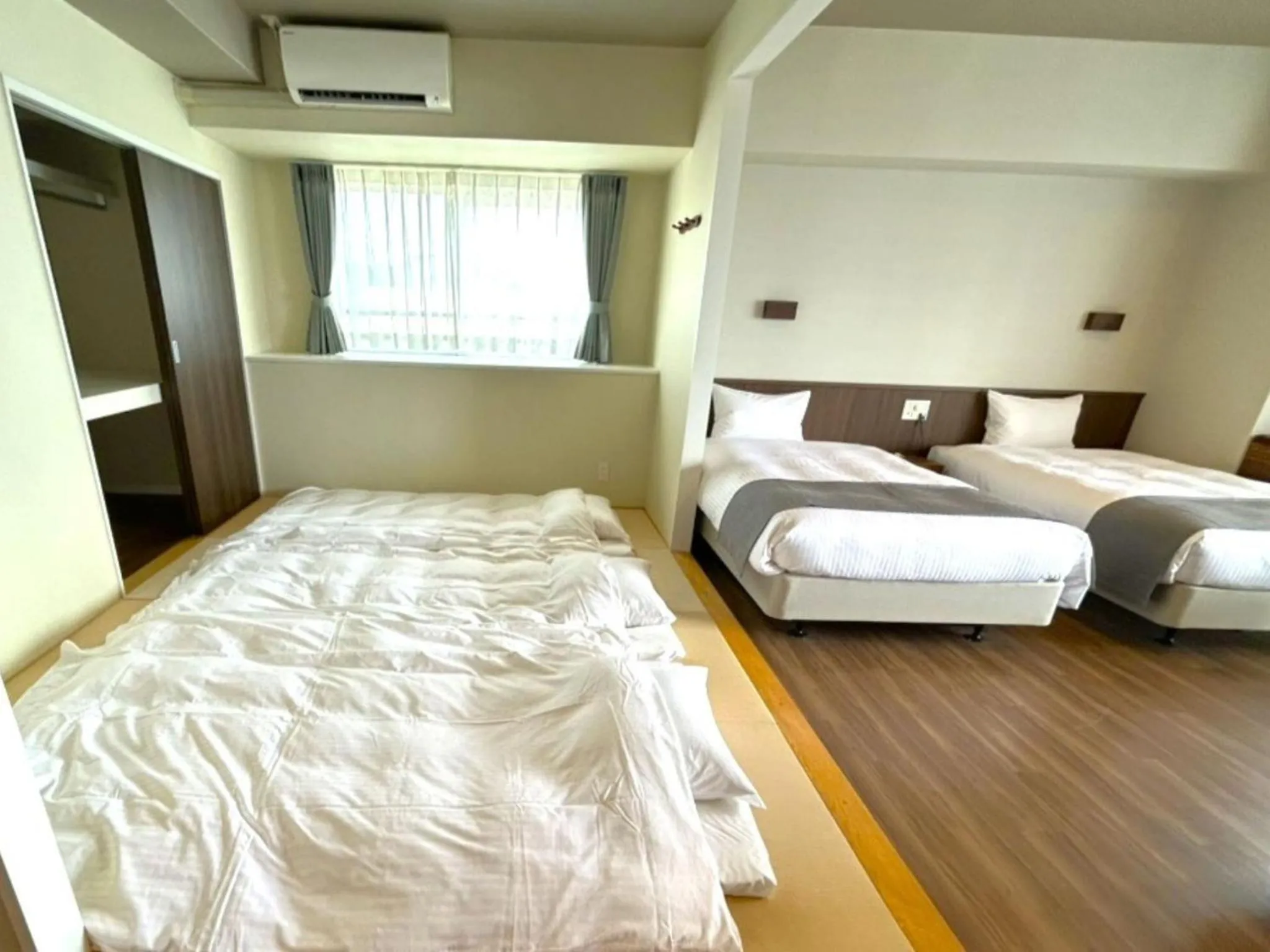 Bed in Sunset Resort Canphou