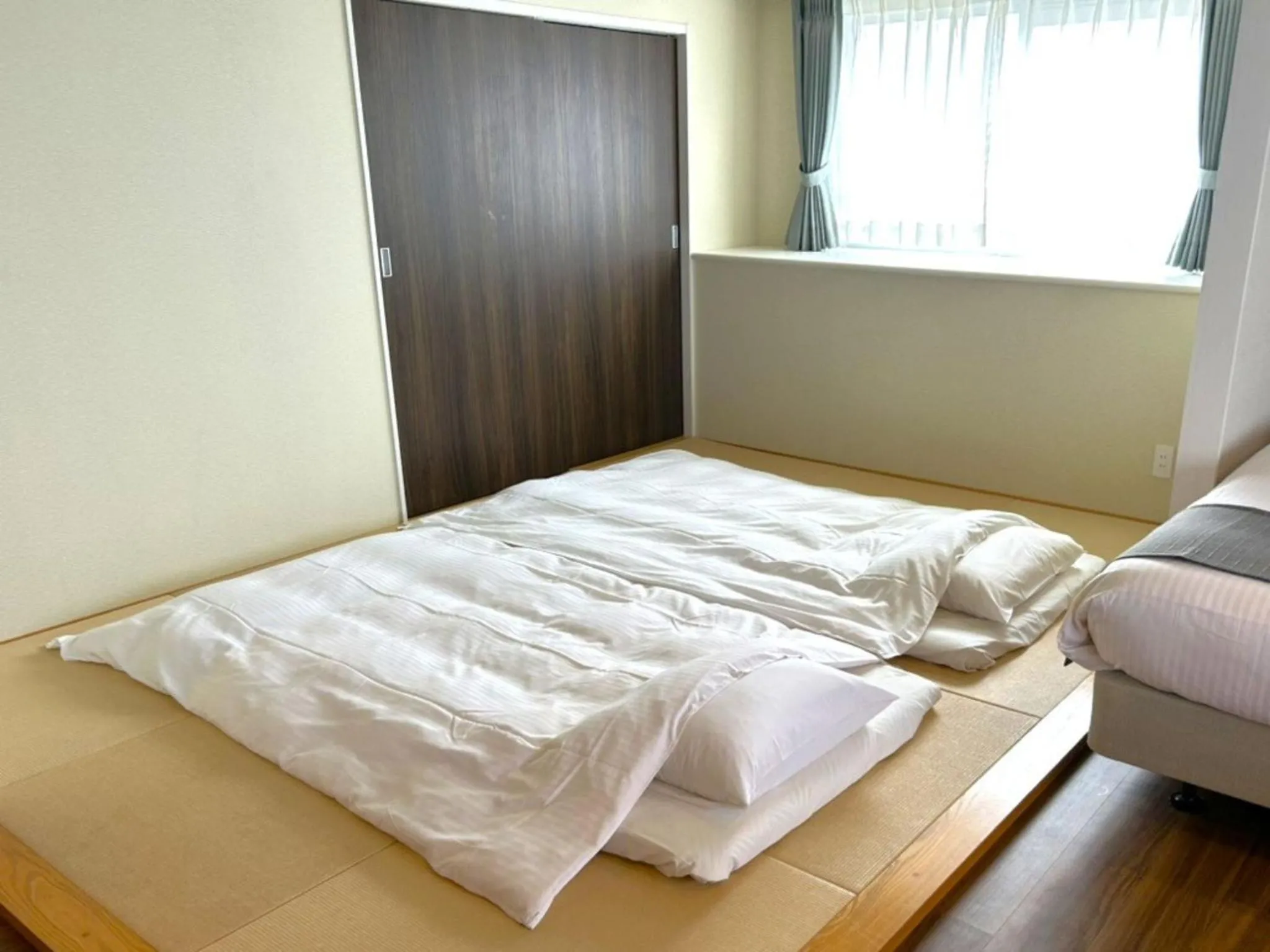 Bed in Sunset Resort Canphou