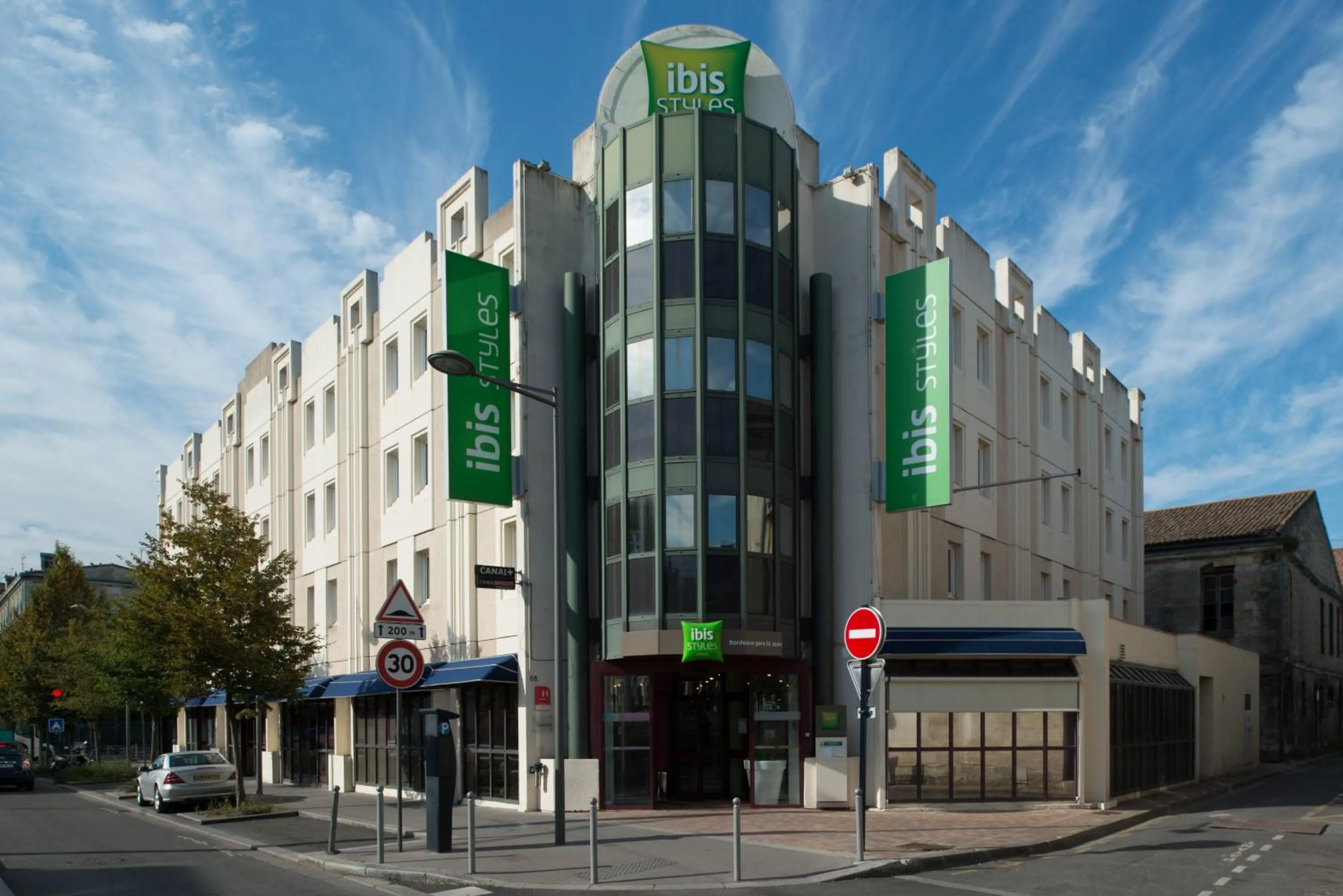 Facade/entrance, Property Building in ibis Styles Bordeaux Gare Saint-Jean