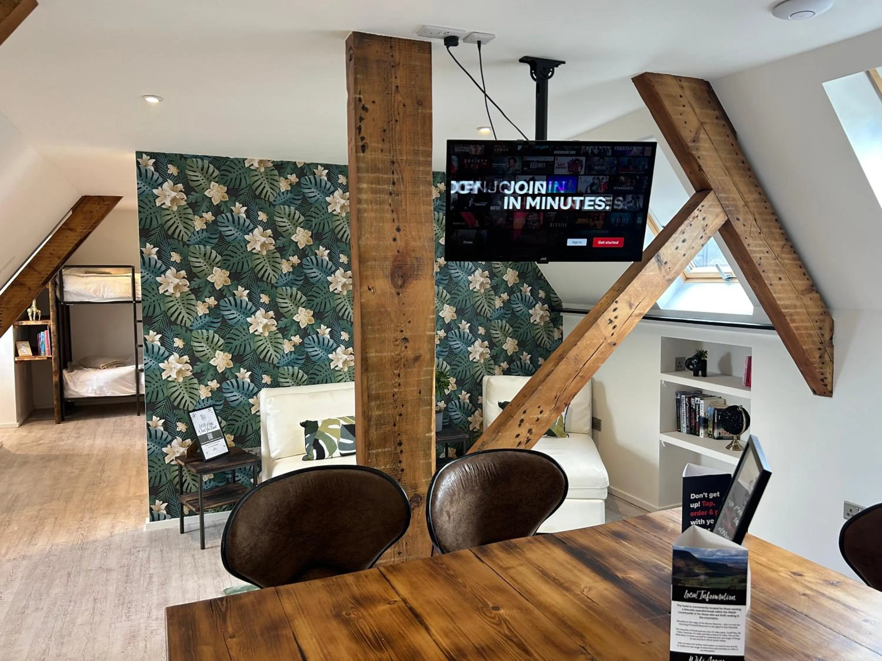 TV and multimedia in Cardiff Arms Bistro & Hotel