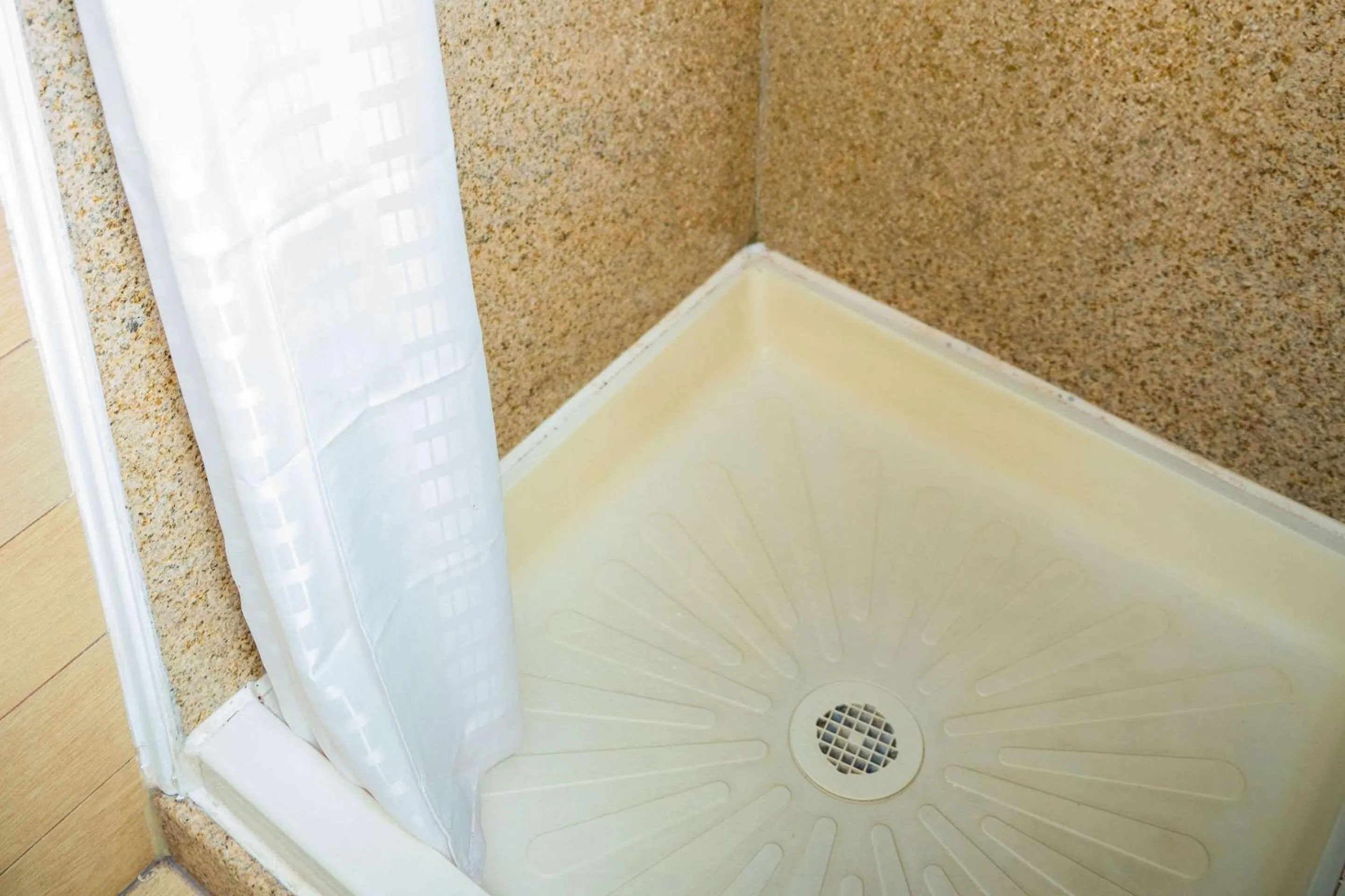 Bedroom in Econo Lodge Clarks Summit - Scranton