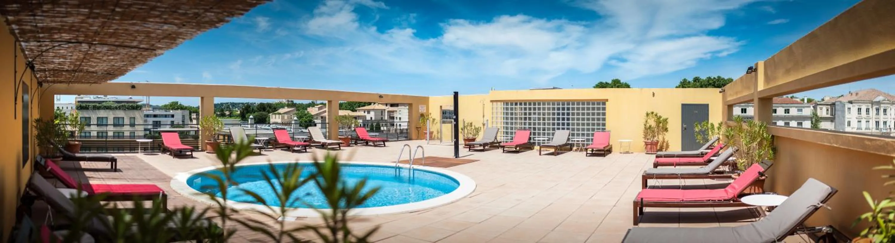 Property building in Avignon Grand Hotel