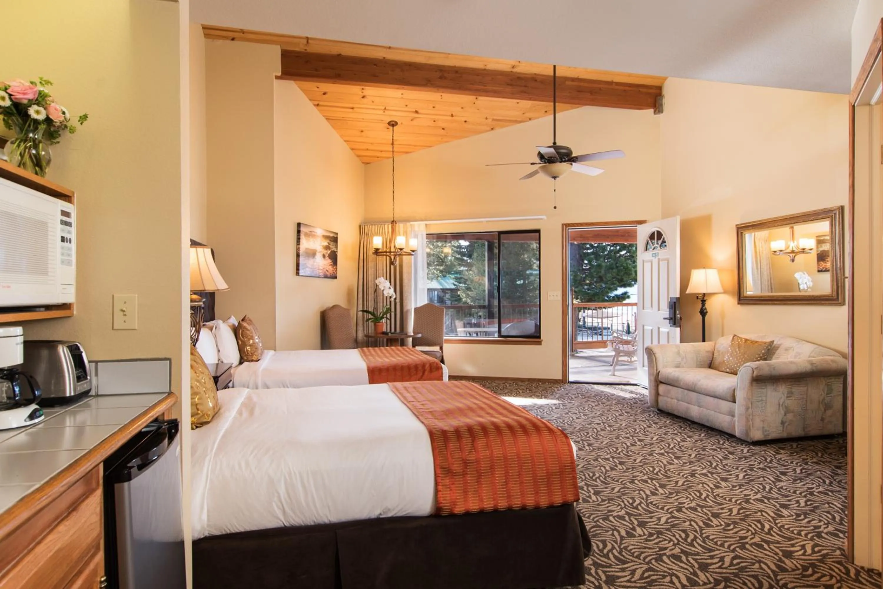 Bedroom in Mourelatos Lakeshore Resort