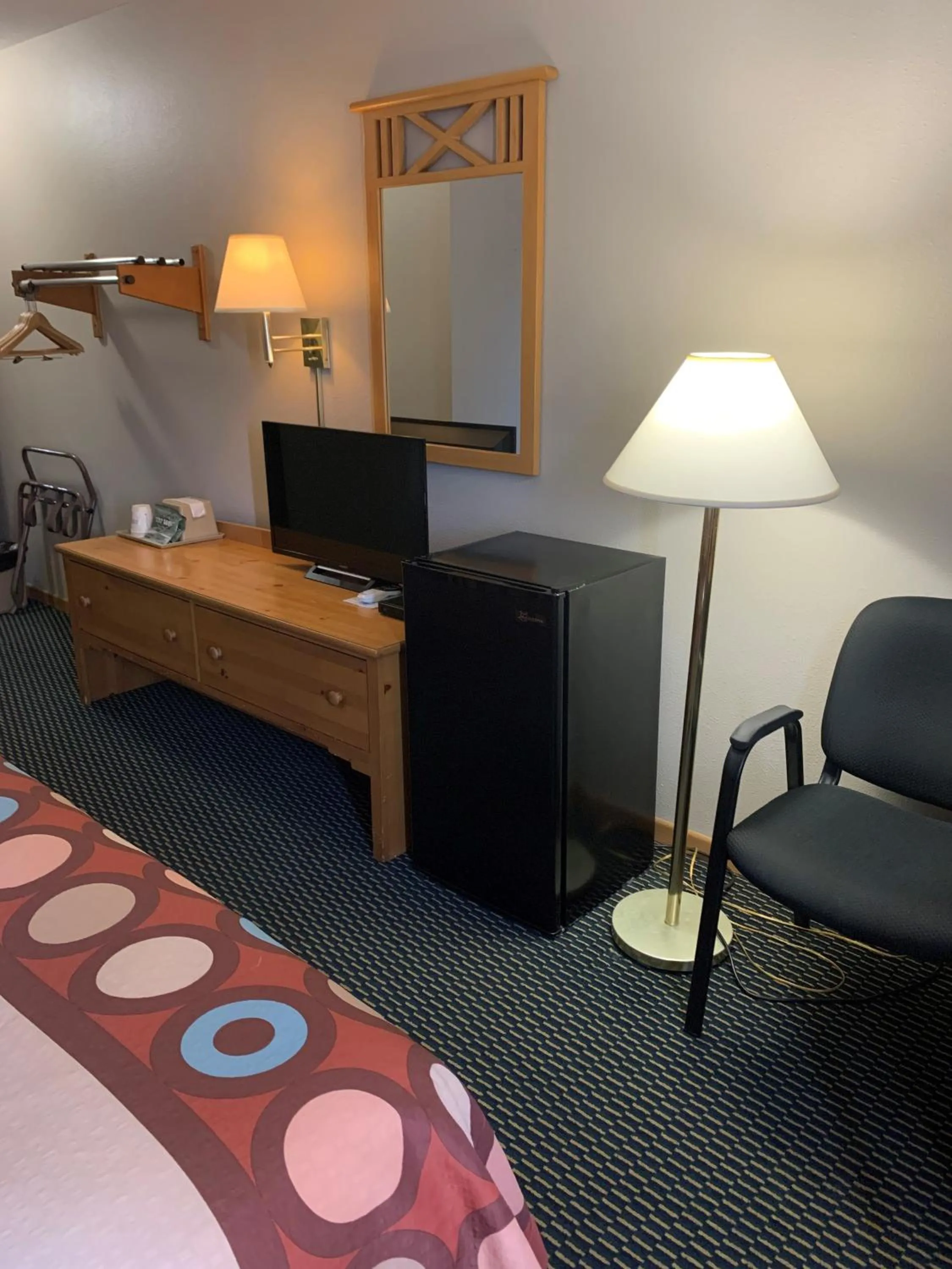 TV and multimedia, Bed in Super 8 by Wyndham Phillips