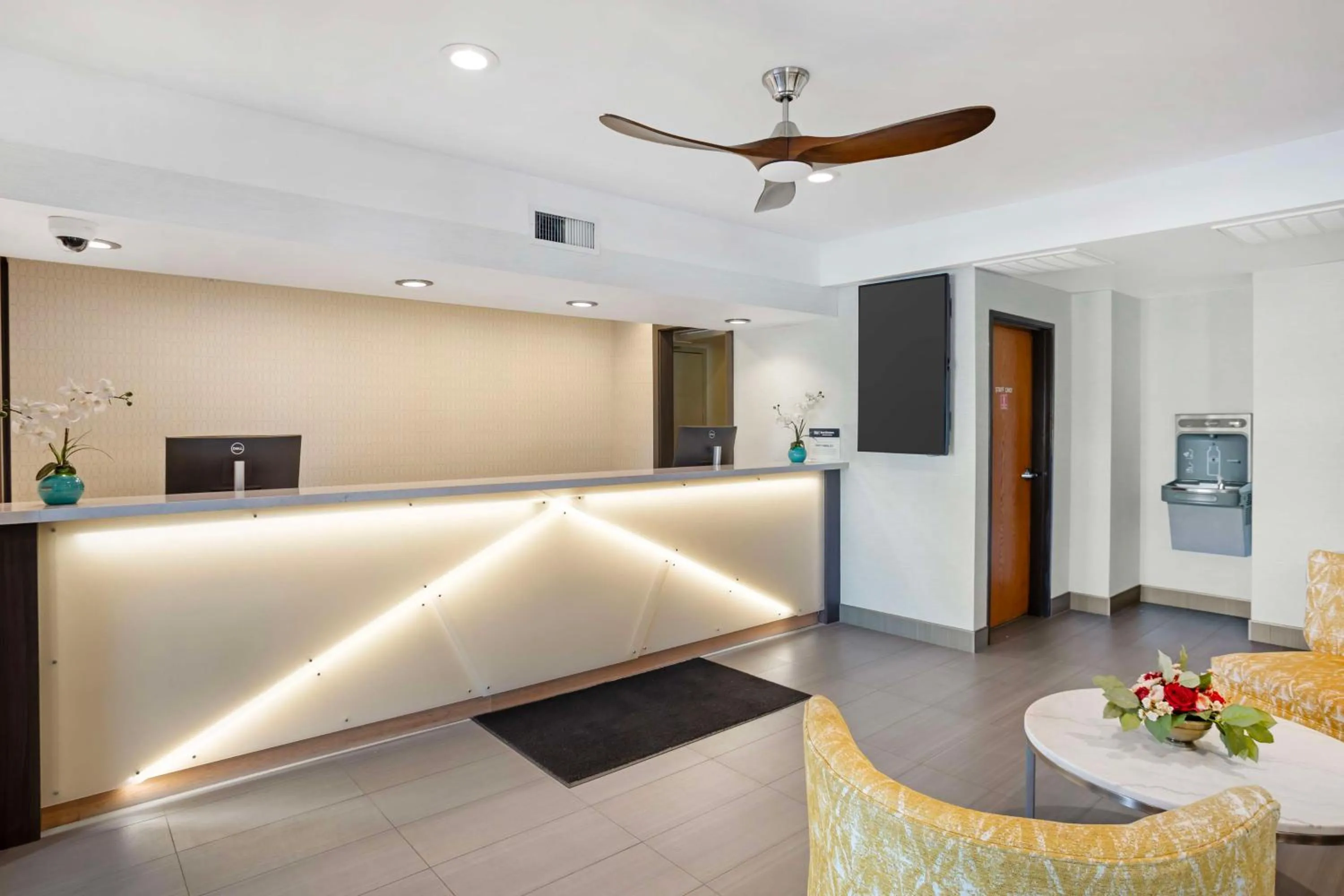 Lobby or reception in Best Western Exeter Inn & Suites