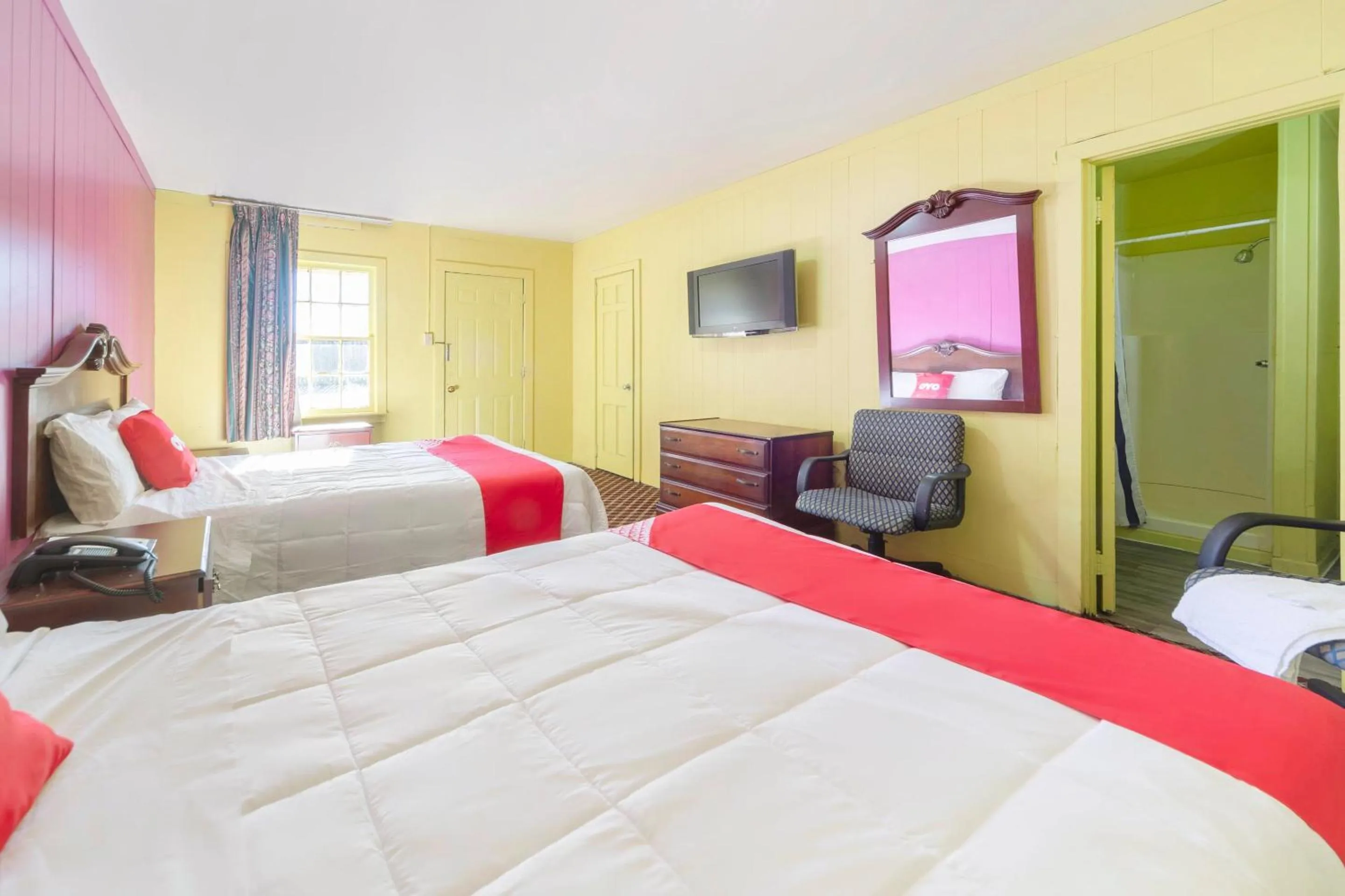 Bedroom, Bed in OYO Hotel Brookhaven MS Hwy 51 North