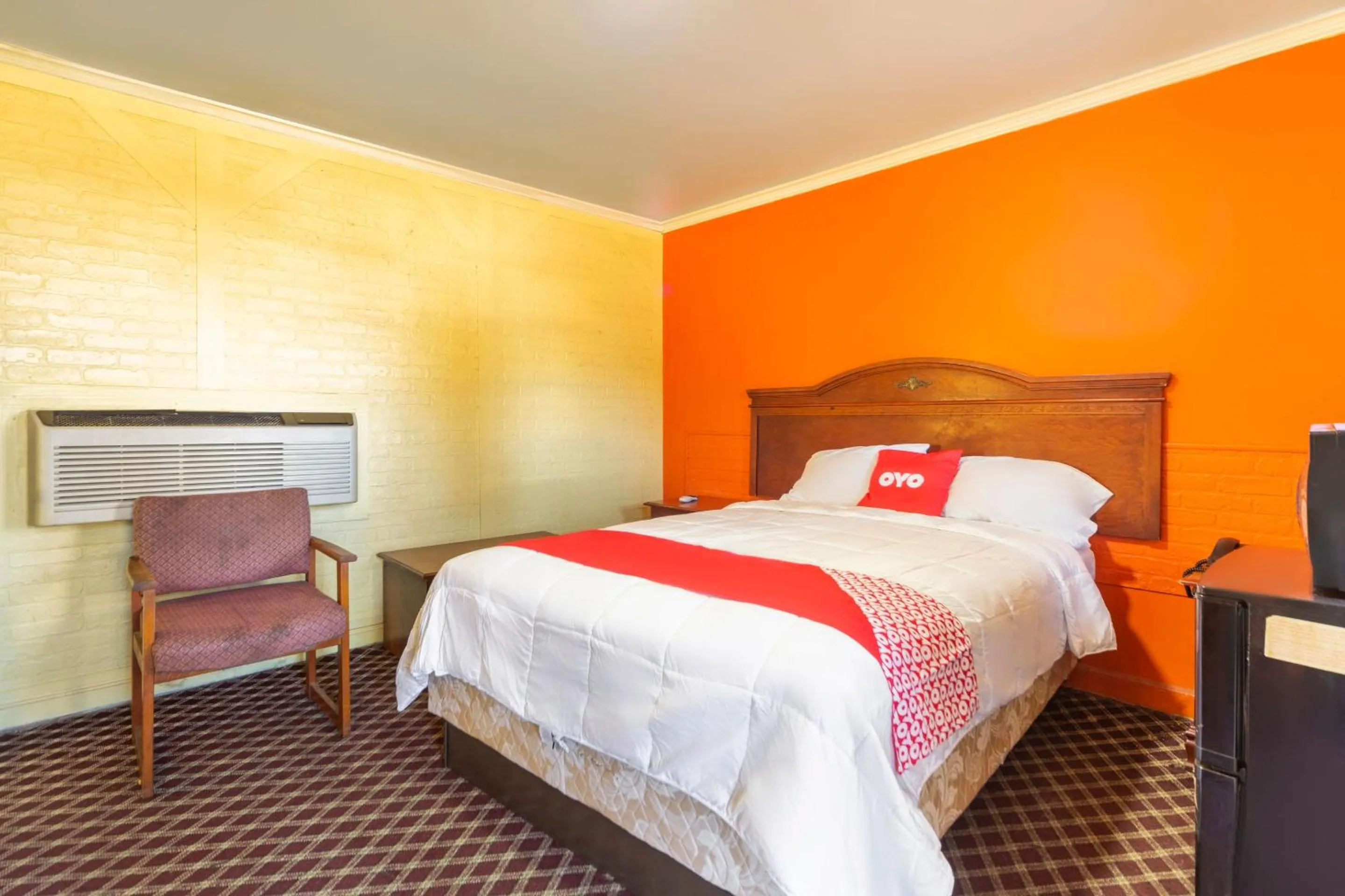 Bedroom, Bed in OYO Hotel Brookhaven MS Hwy 51 North