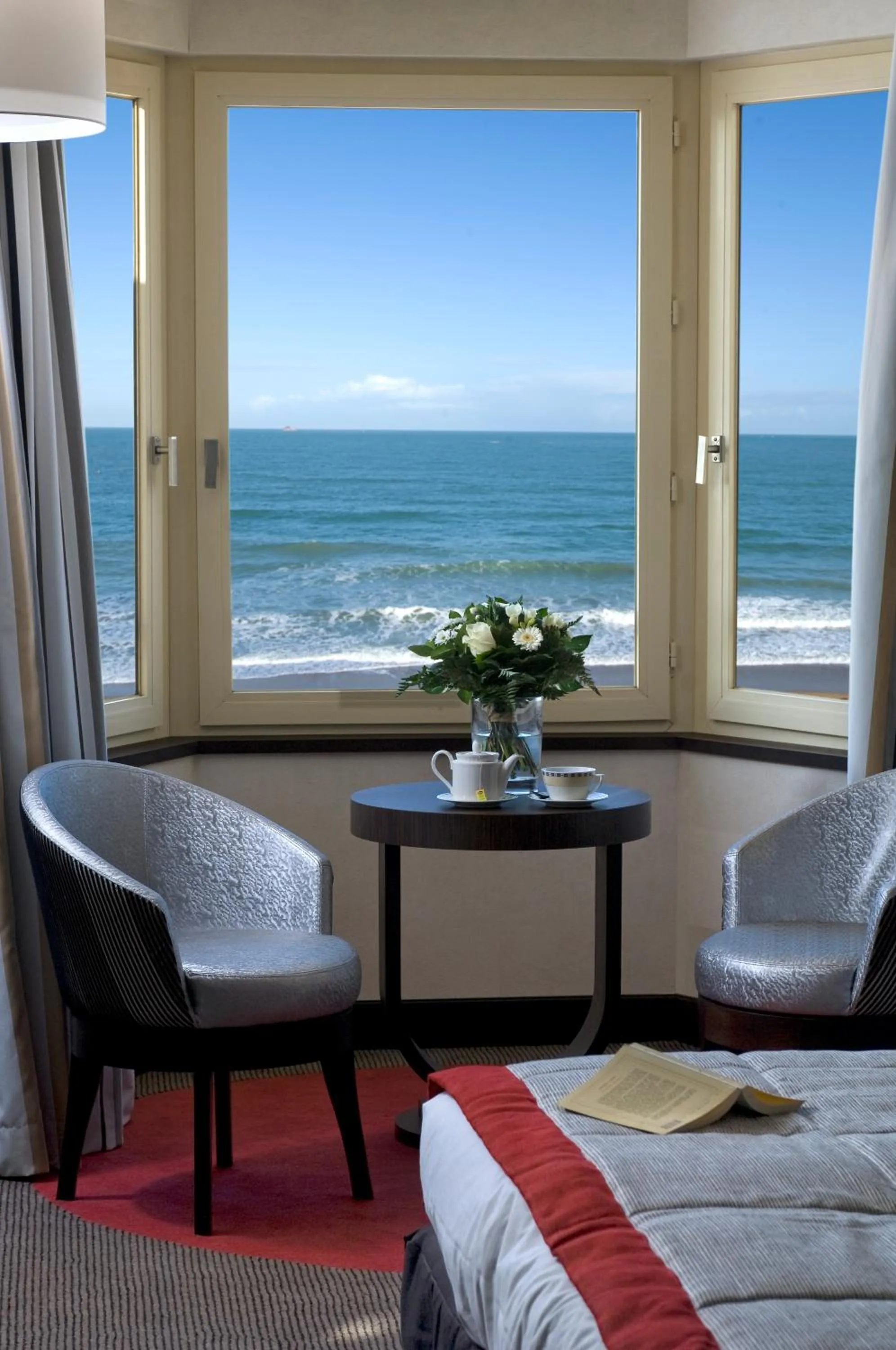 View (from property/room), Bed in Grand Hôtel Des Thermes