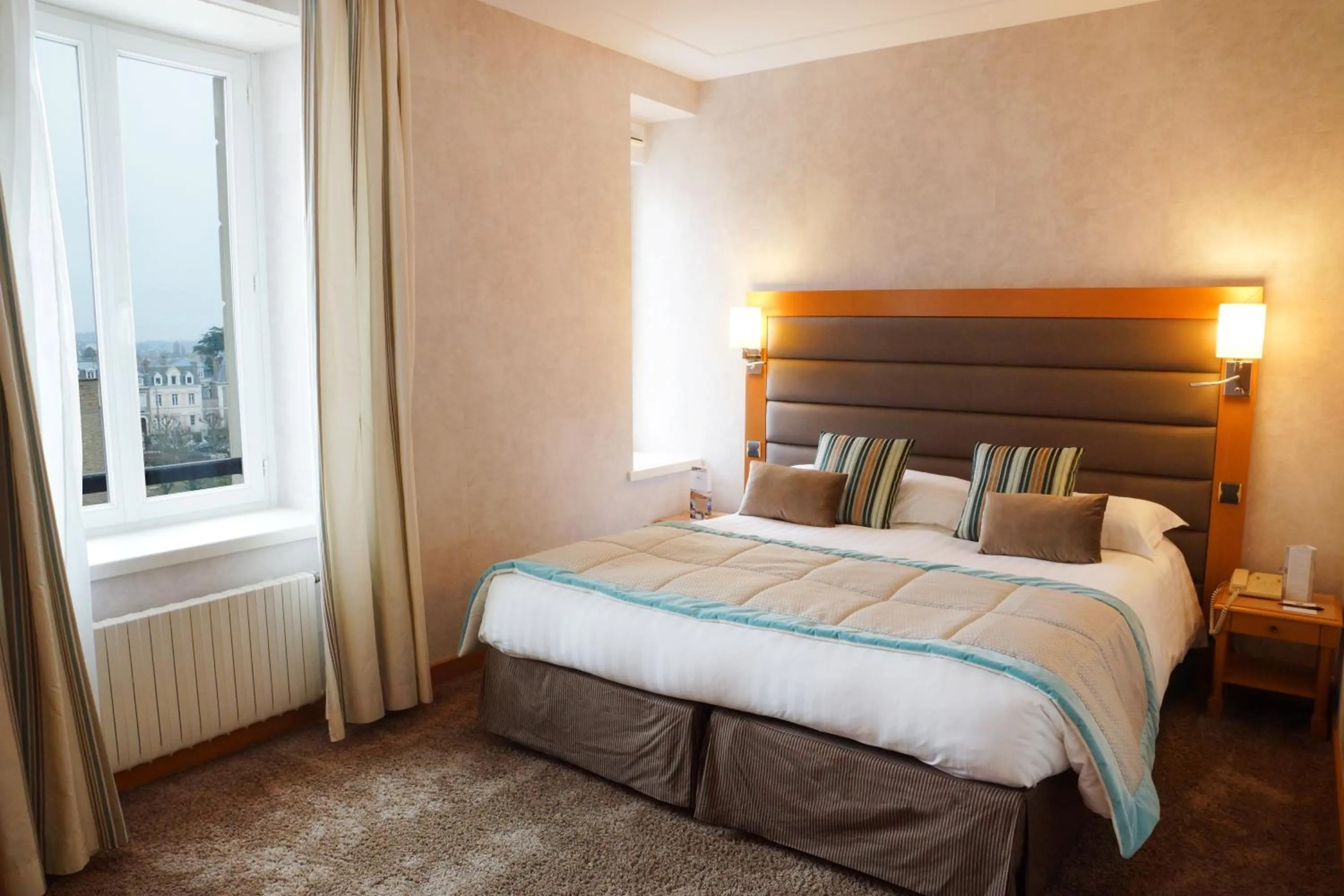 Bed in Grand Hôtel Des Thermes