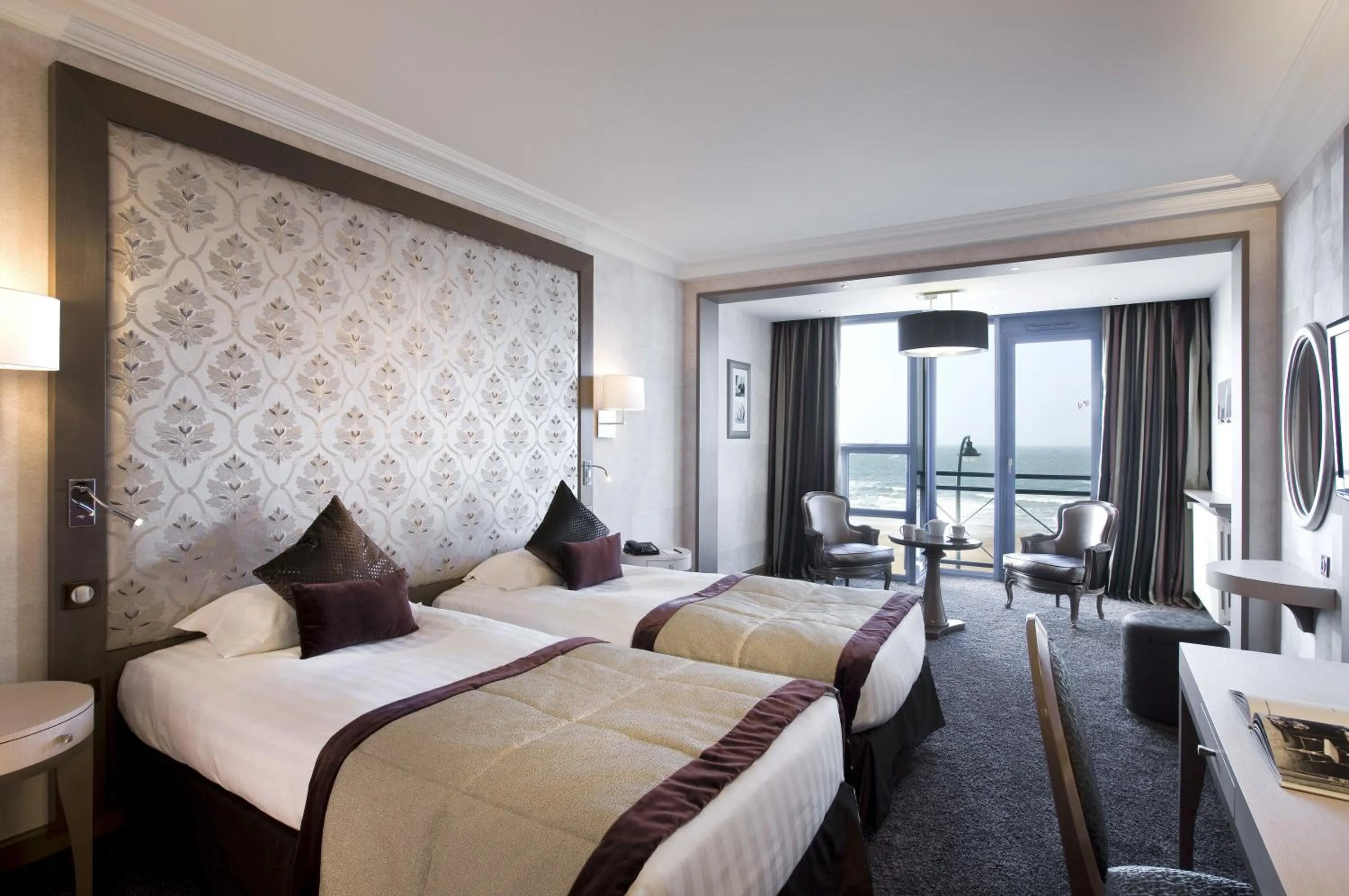 Photo of the whole room, Bed in Grand Hôtel Des Thermes