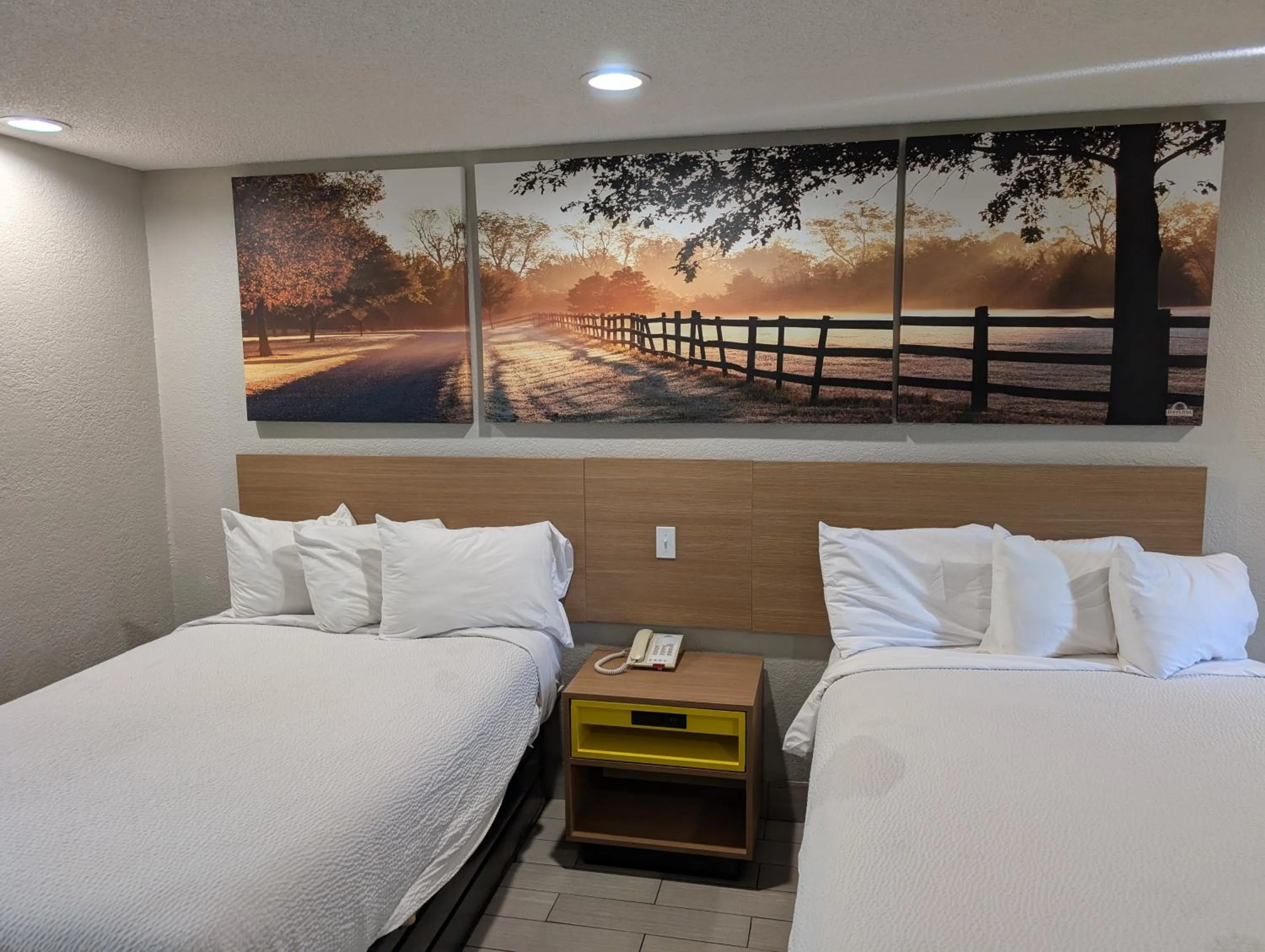 Photo of the whole room, Bed in Days Inn by Wyndham Arcadia Louisiana