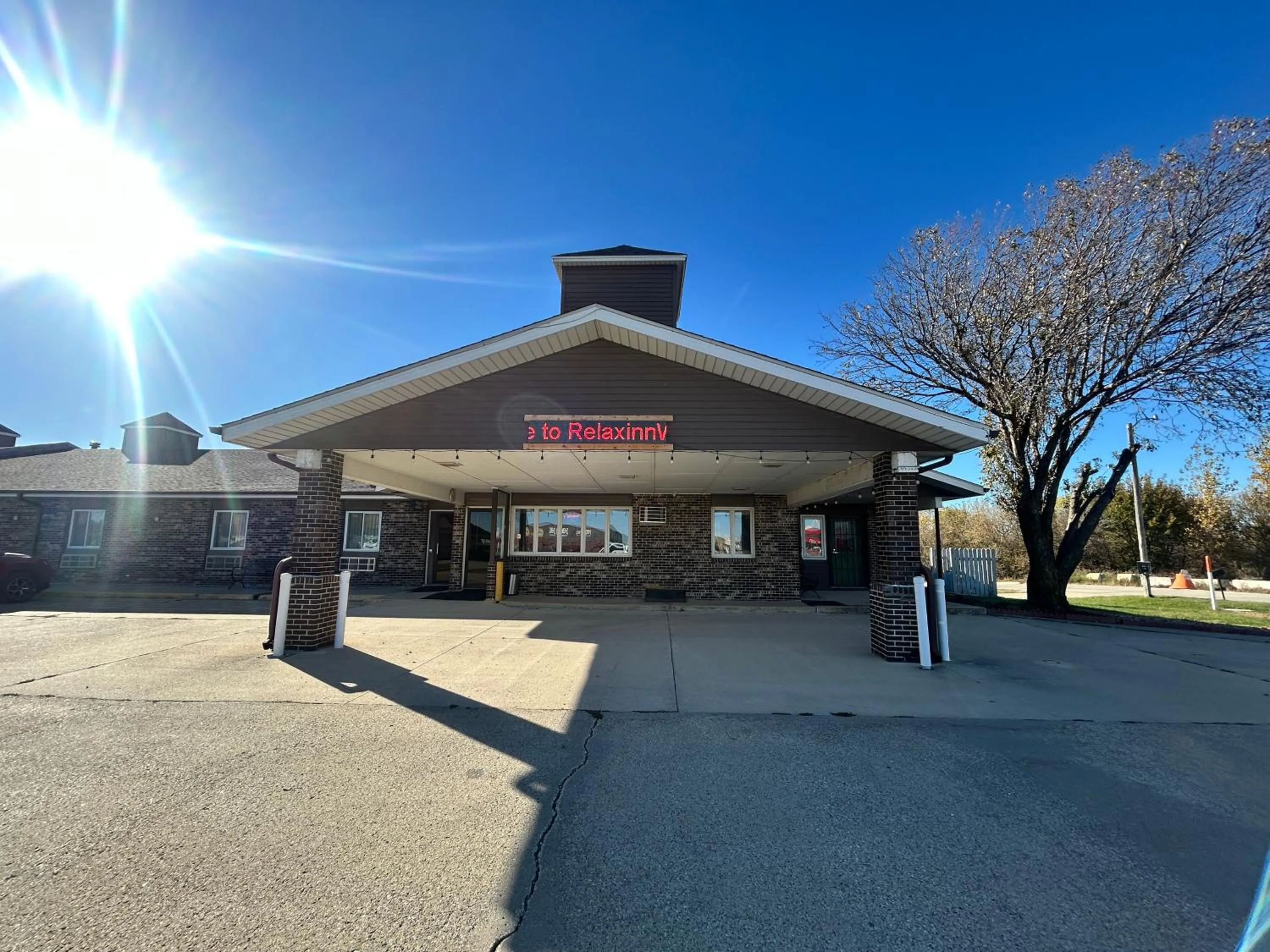 Relax Inn and Suite Adair I 80