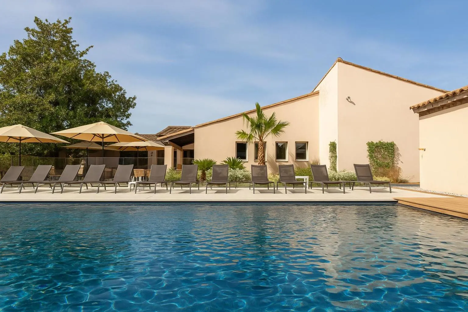 Golden Tulip Avignon Le Paradou