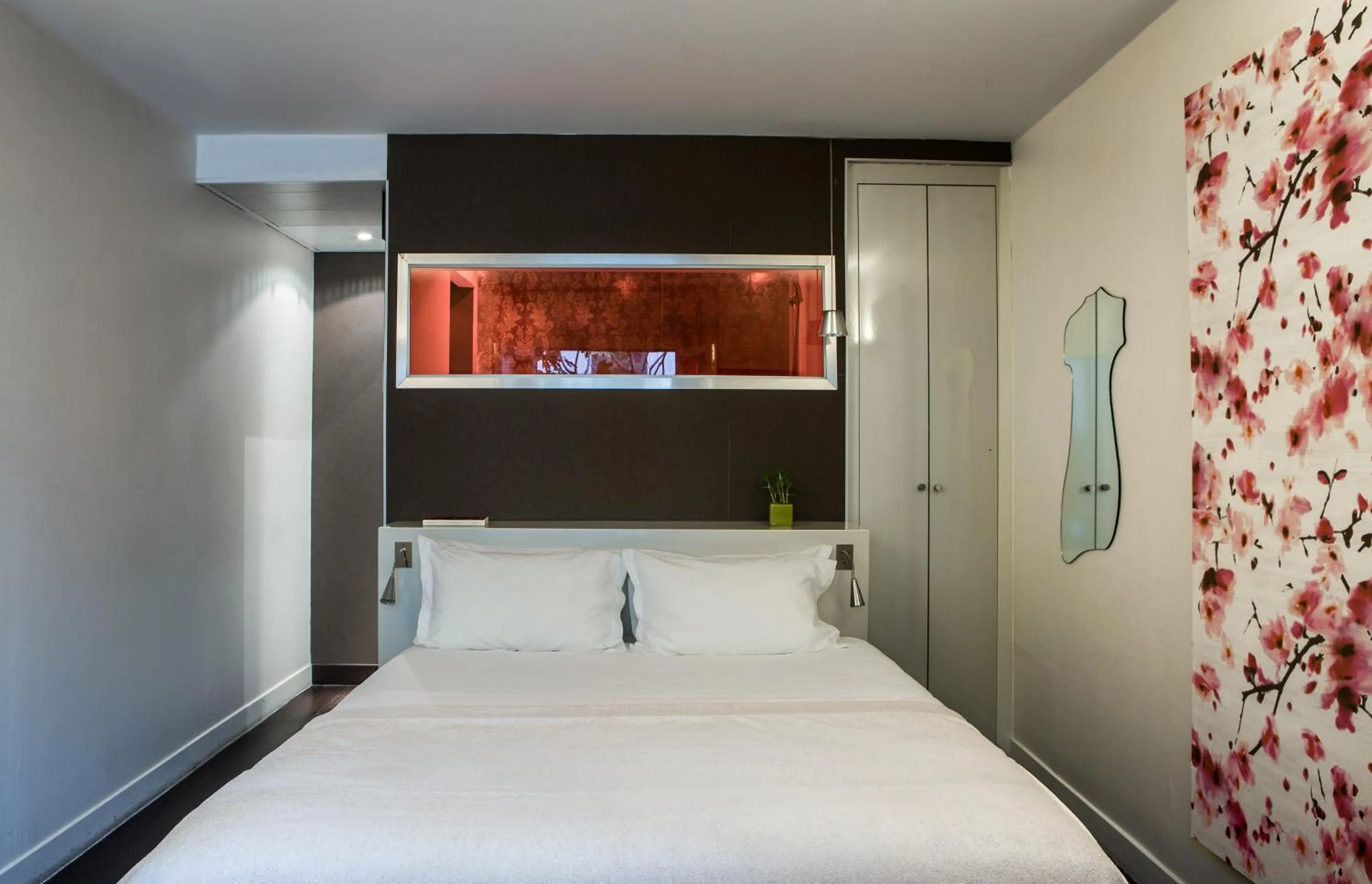 Photo of the whole room, Bed in Le Quartier Bercy-Square