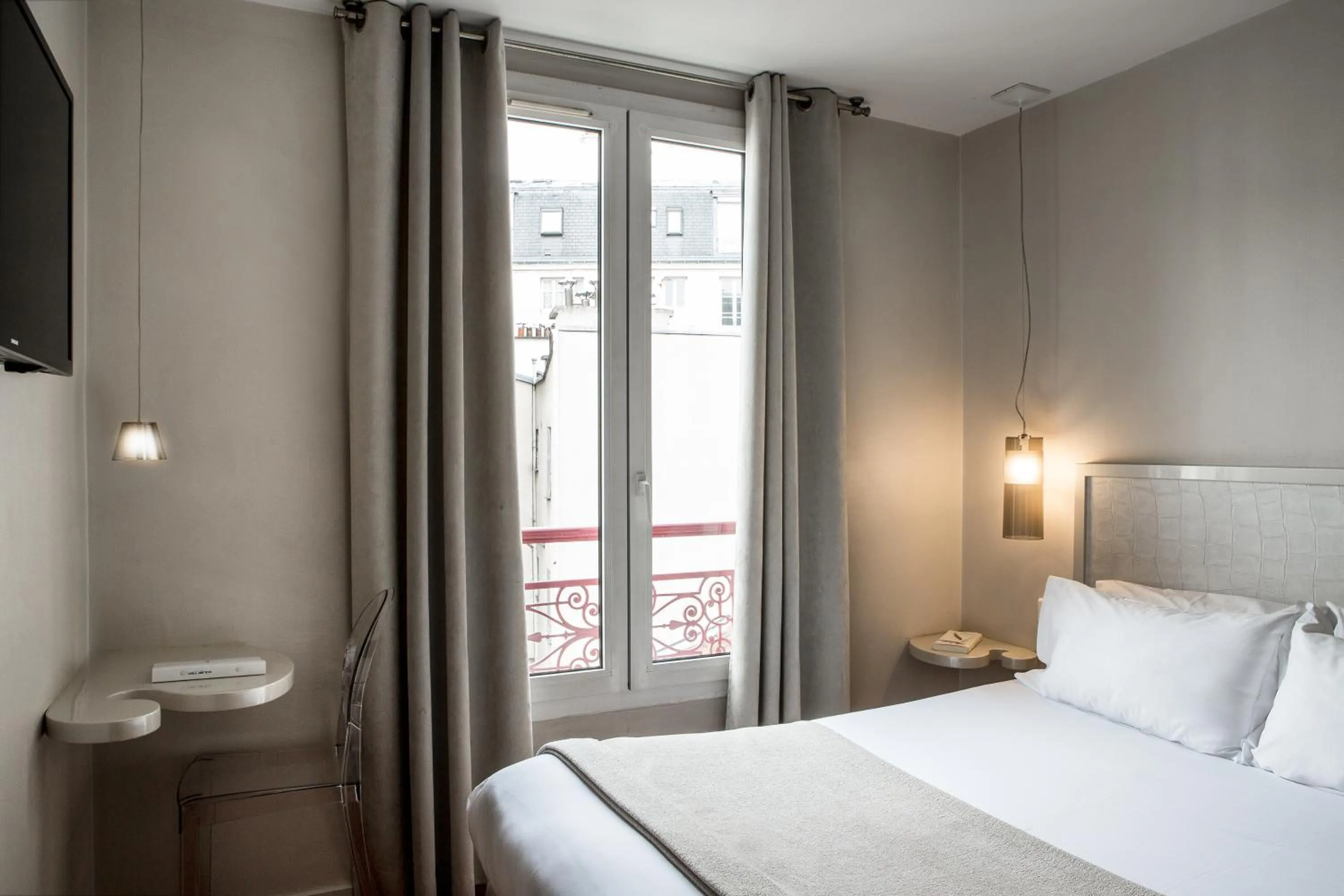Photo of the whole room, Bed in Le Quartier Bercy-Square