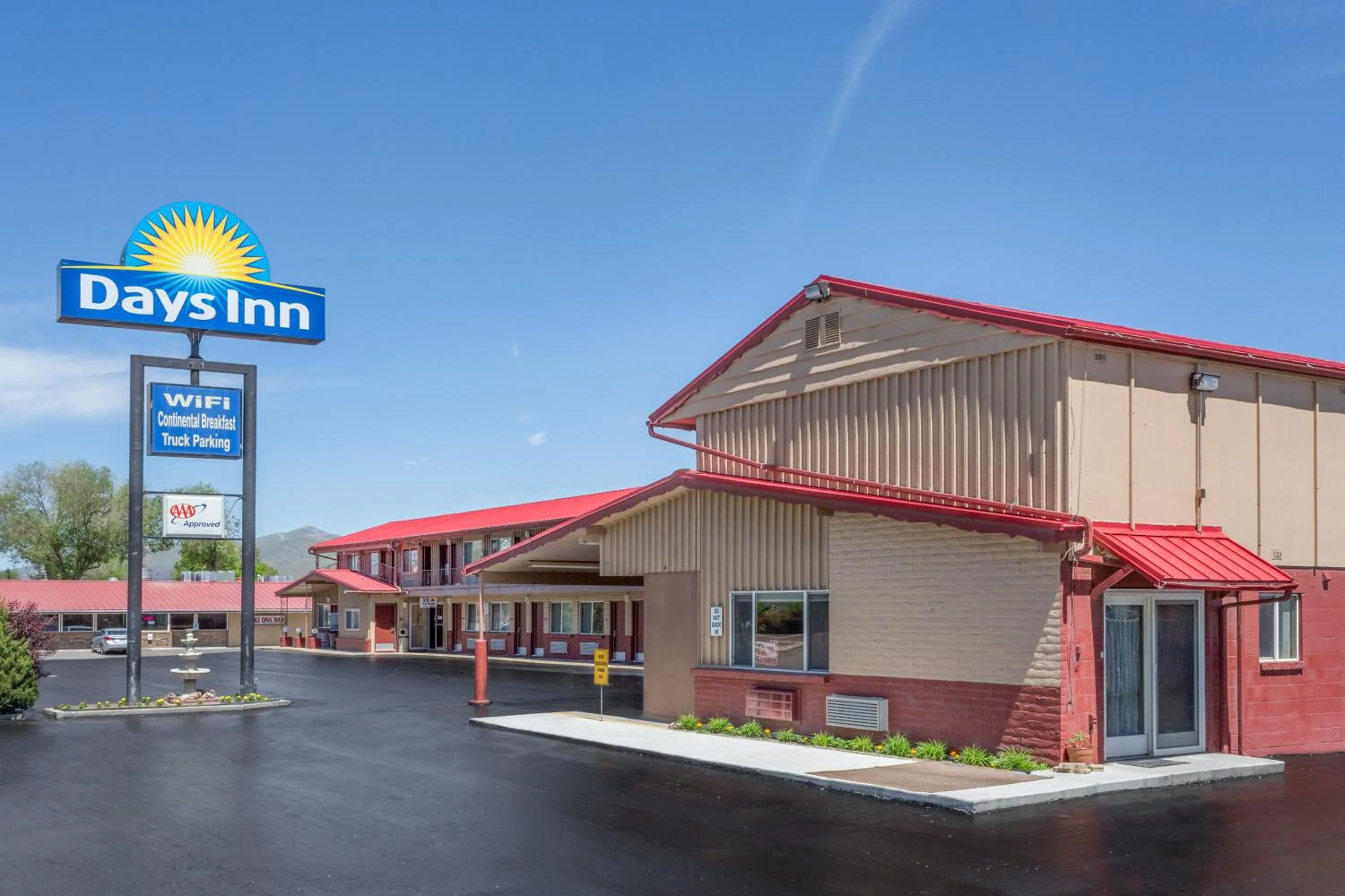 Facade/entrance in Days Inn by Wyndham Elko