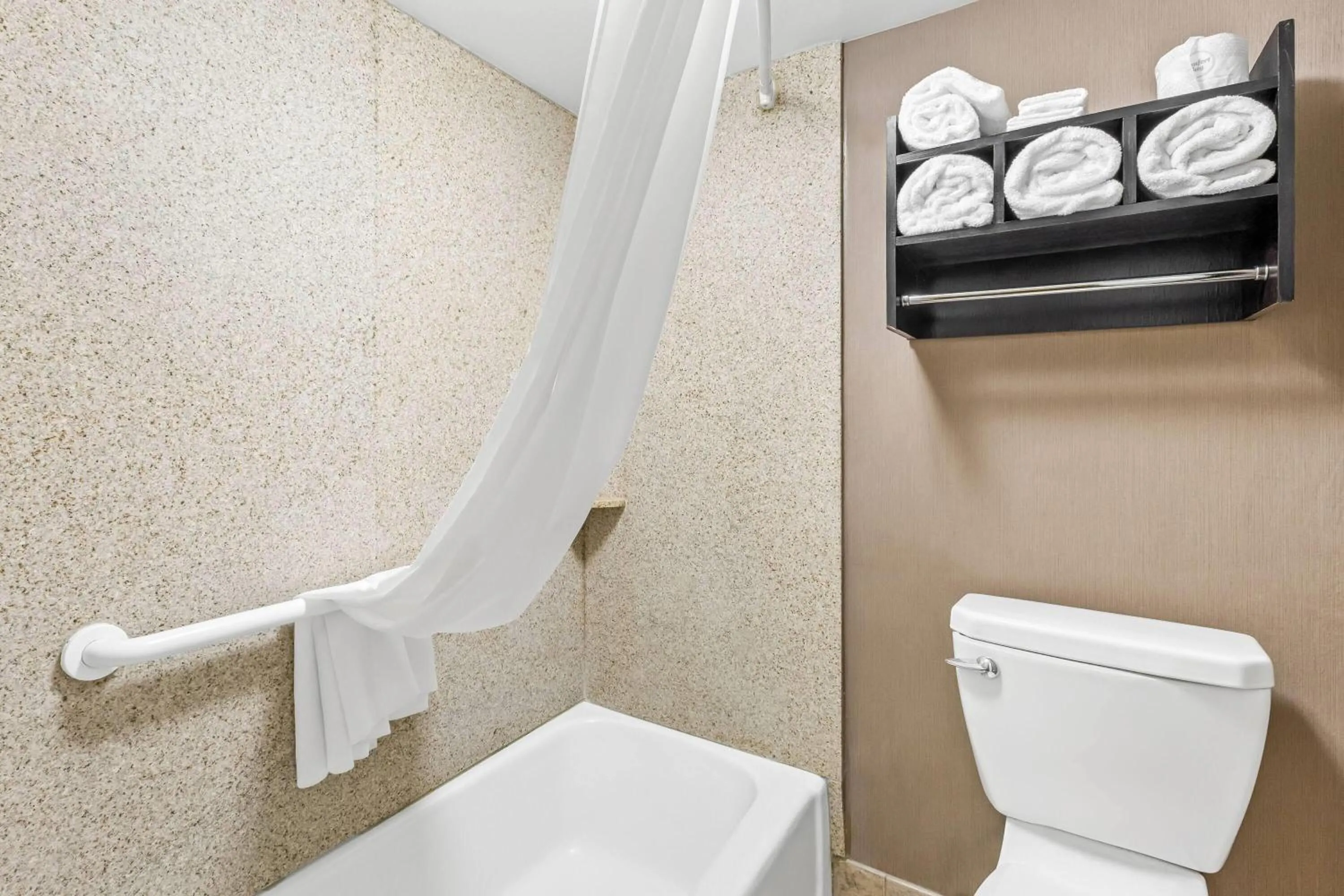 Bathroom in Days Inn by Wyndham Elko