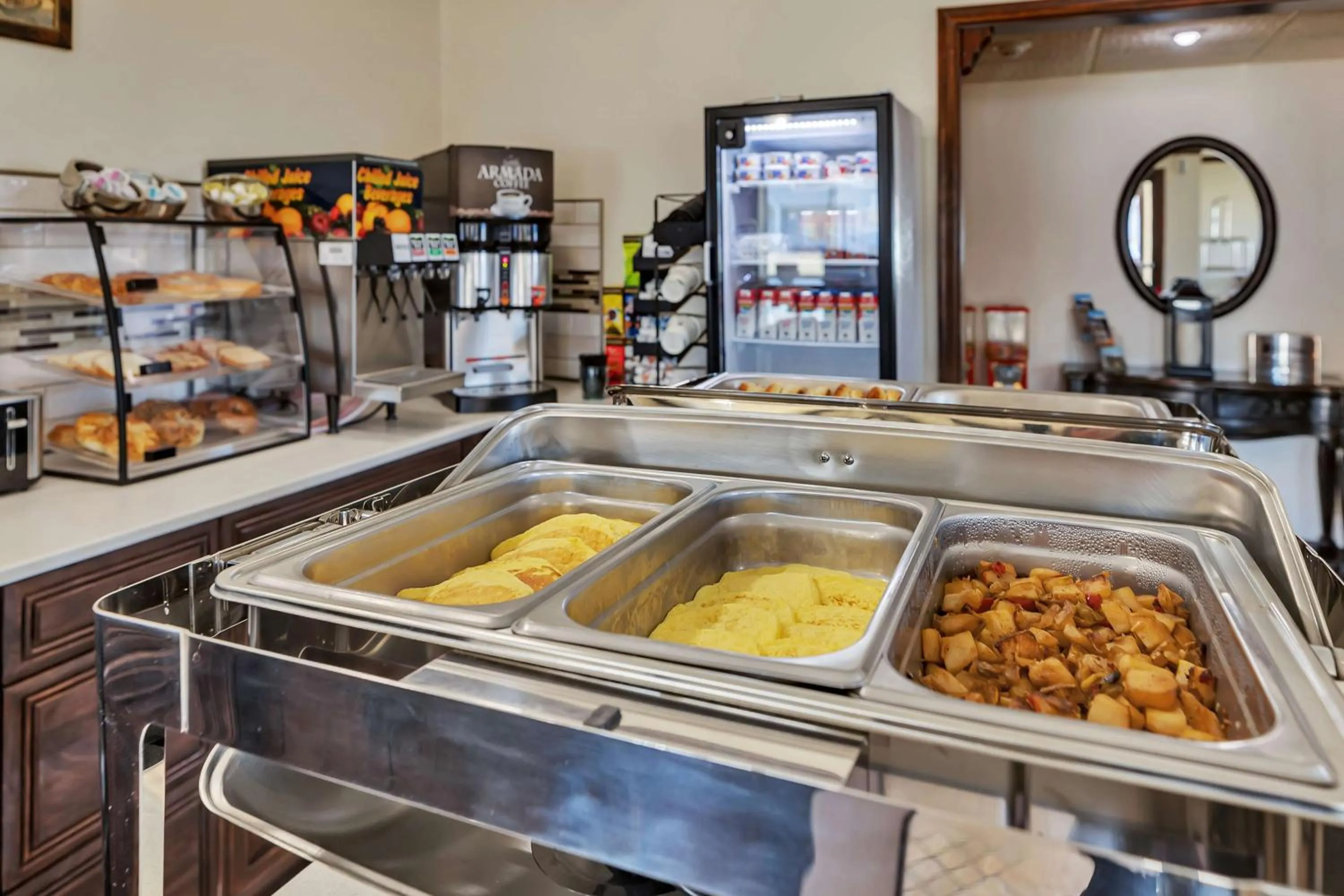 Breakfast in SureStay Hotel by Best Western Spicer