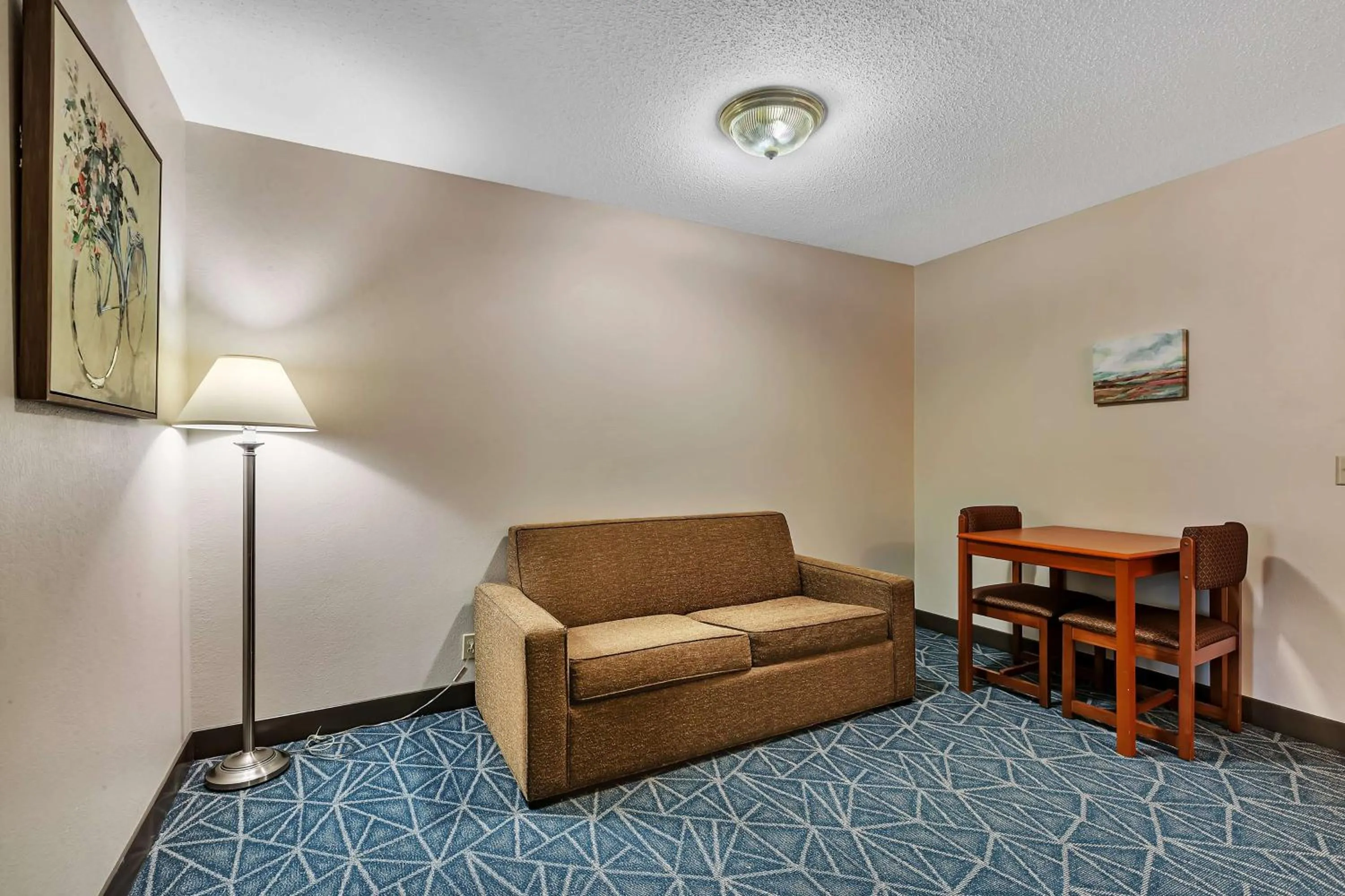 Bedroom in SureStay Hotel by Best Western Spicer