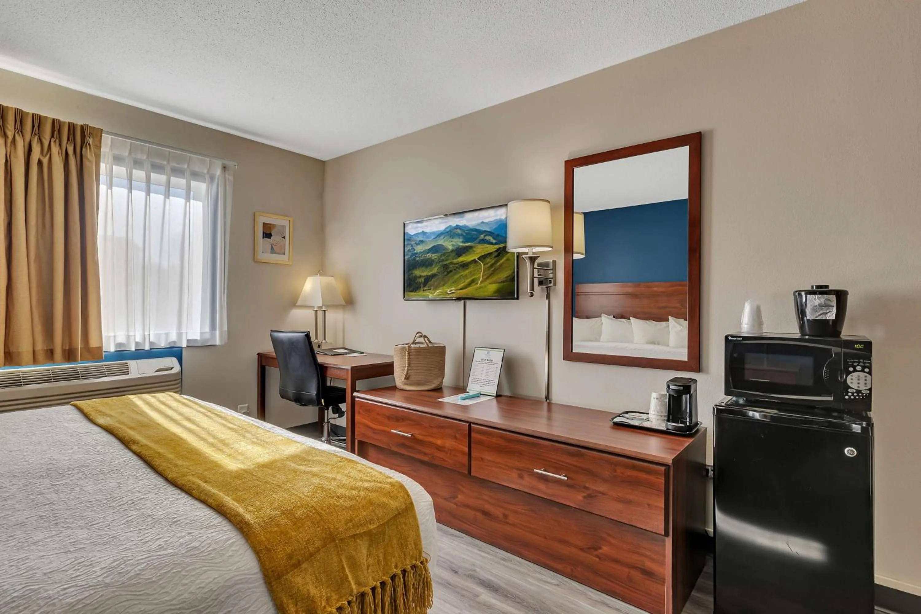 Bedroom, Bed in SureStay Hotel by Best Western Spicer