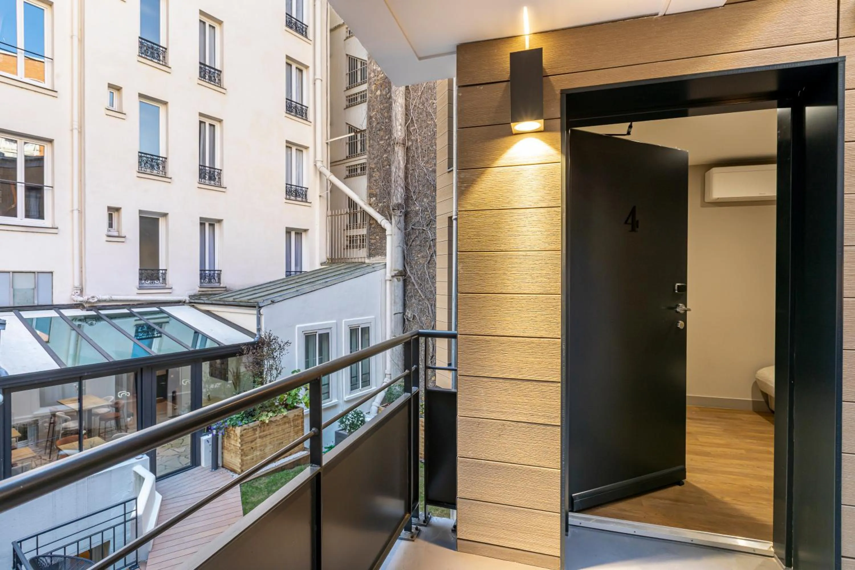 Garden view in Hôtel Montcalm