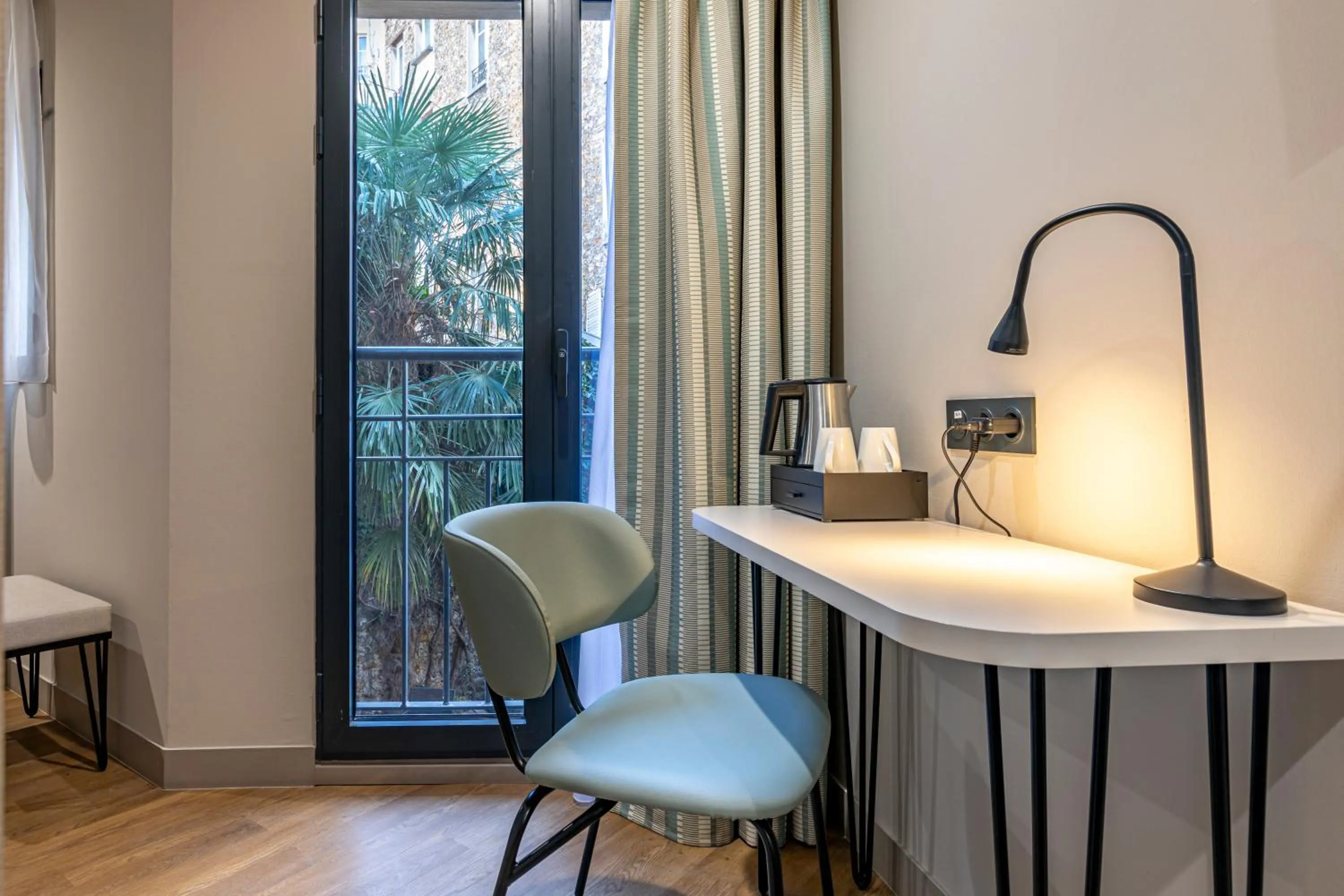 Bedroom in Hôtel Montcalm