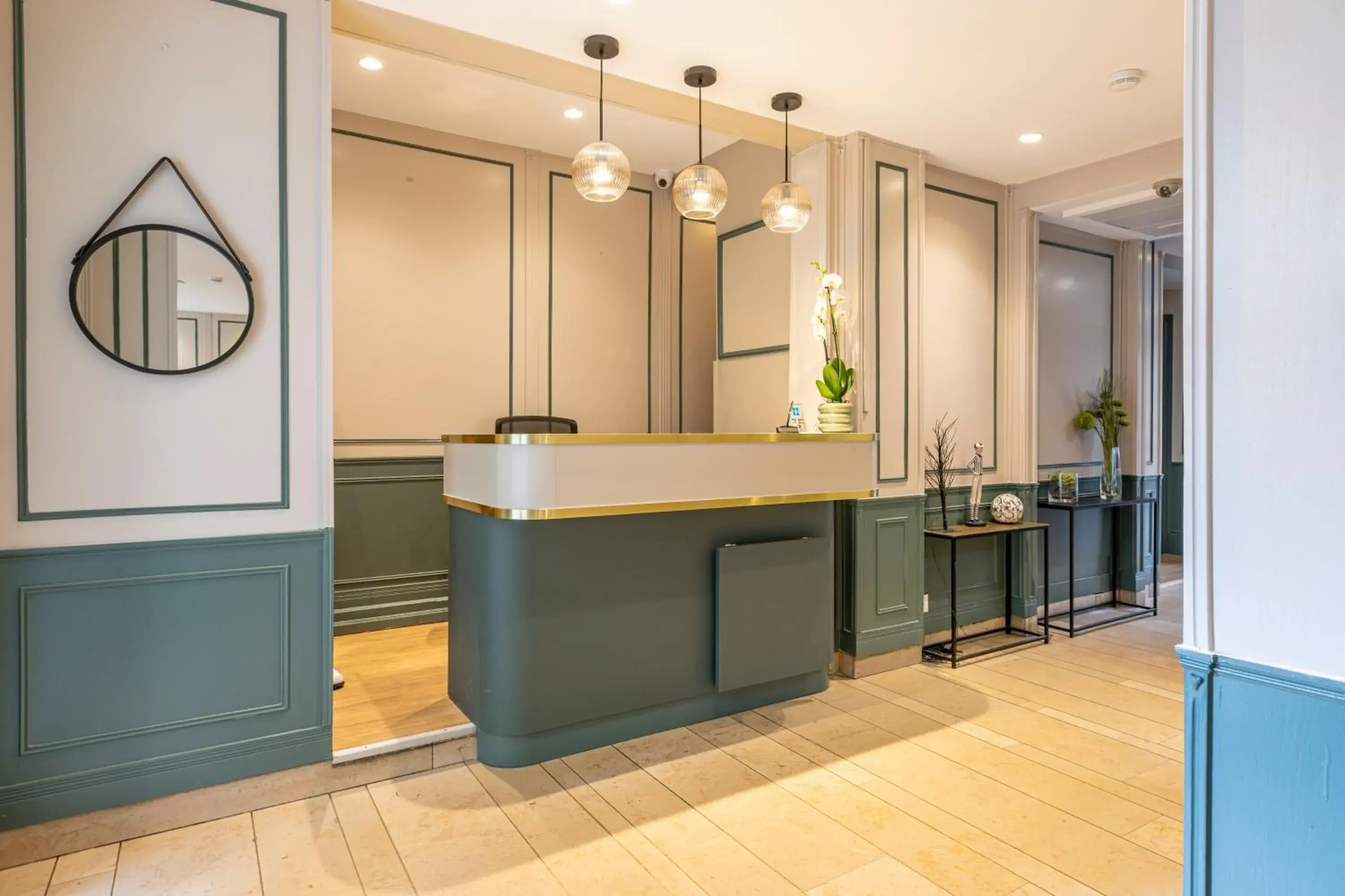 Superior King Room in Hôtel Montcalm Superior King Room in Hôtel Montcalm