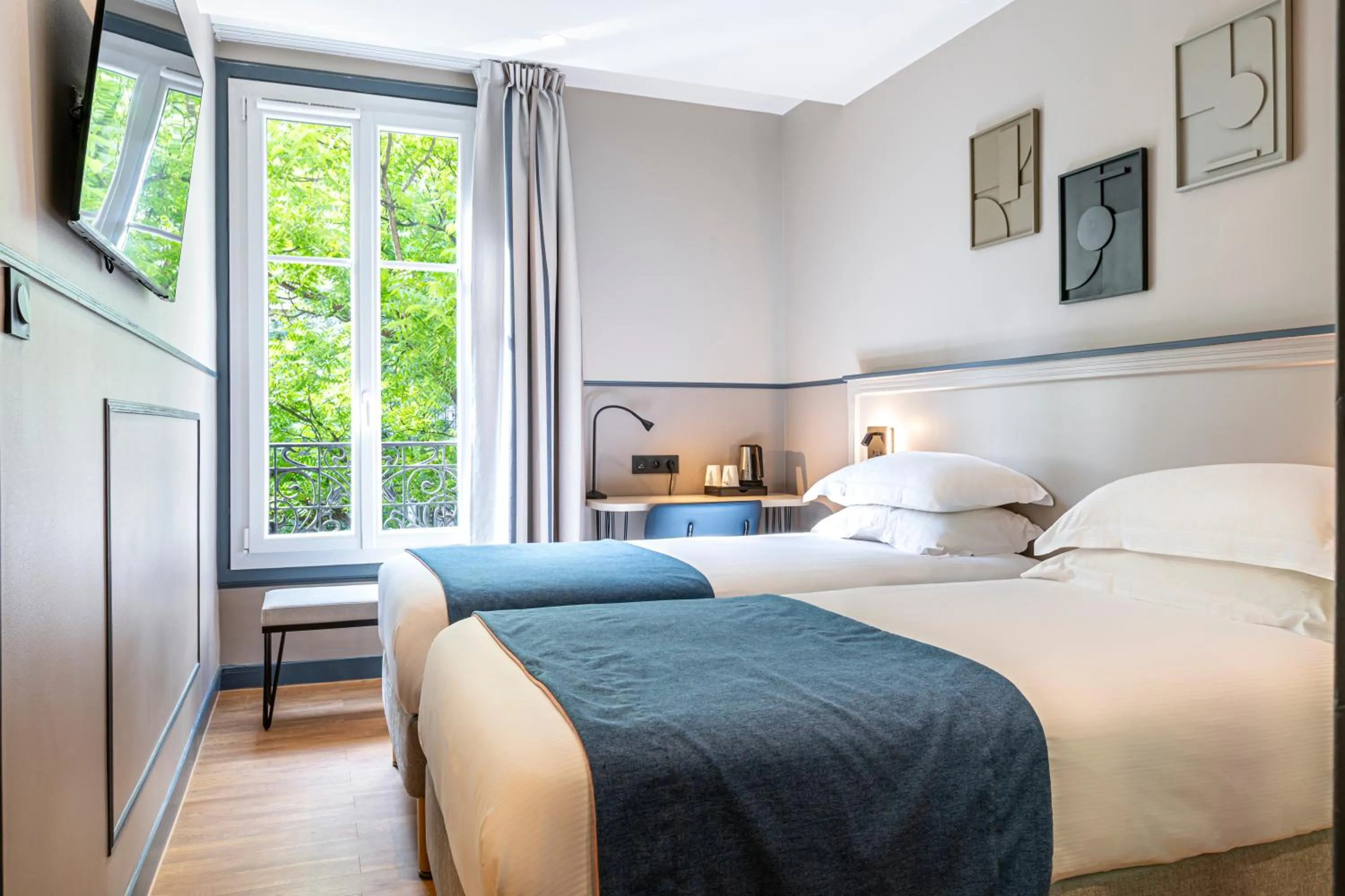 Bedroom, Bed in Hôtel Montcalm