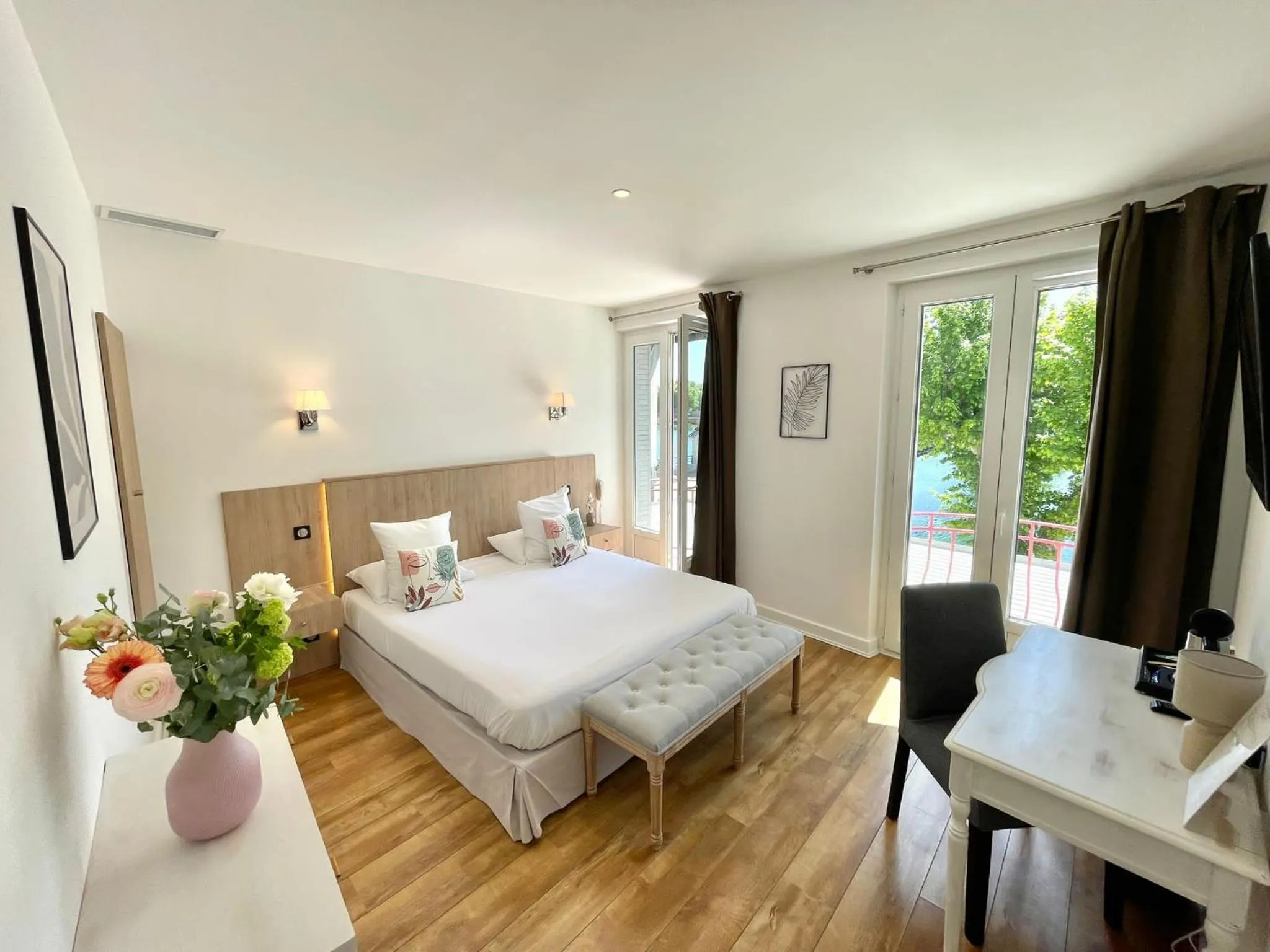 Bed in Hôtel Les Deux Coteaux