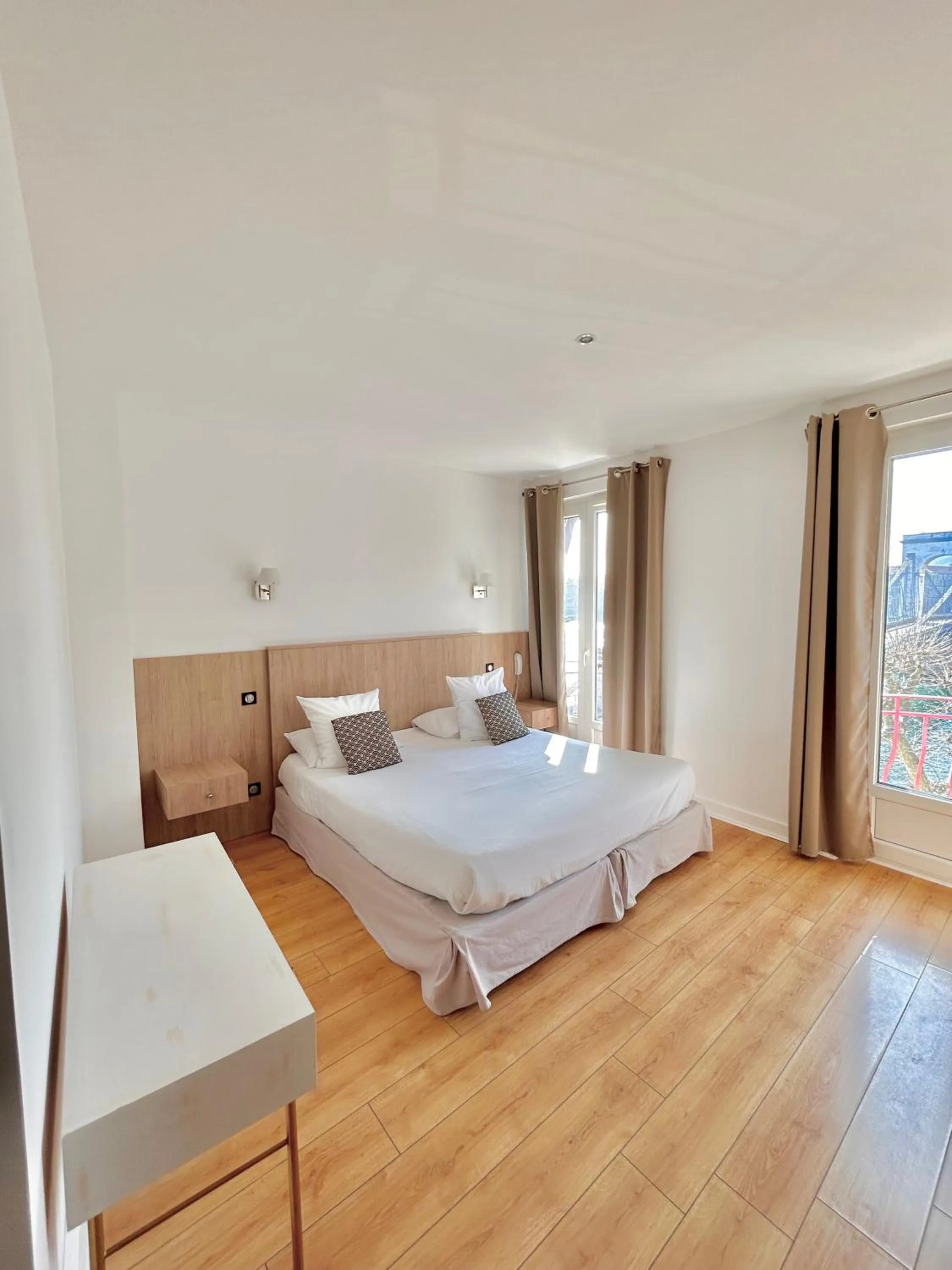 Bed in Hôtel Les Deux Coteaux