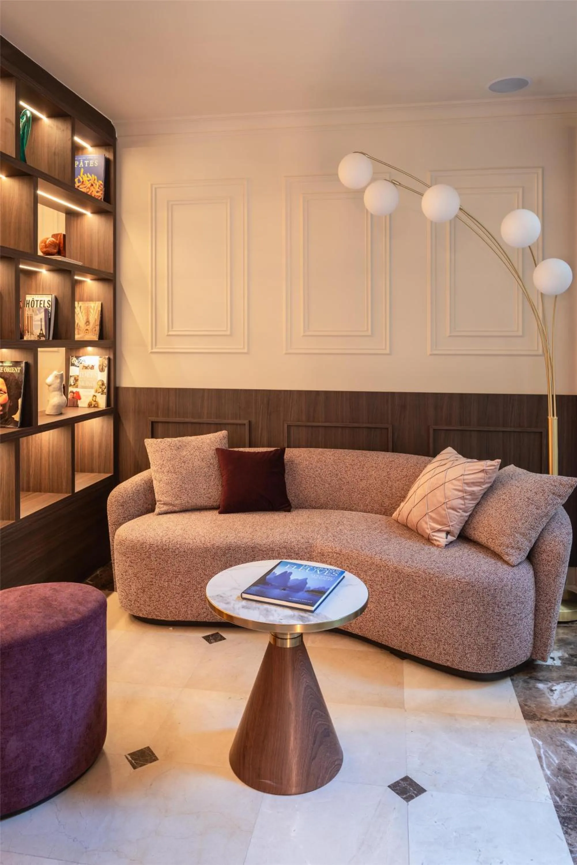 Lounge or bar in Best Western Au Trocadéro