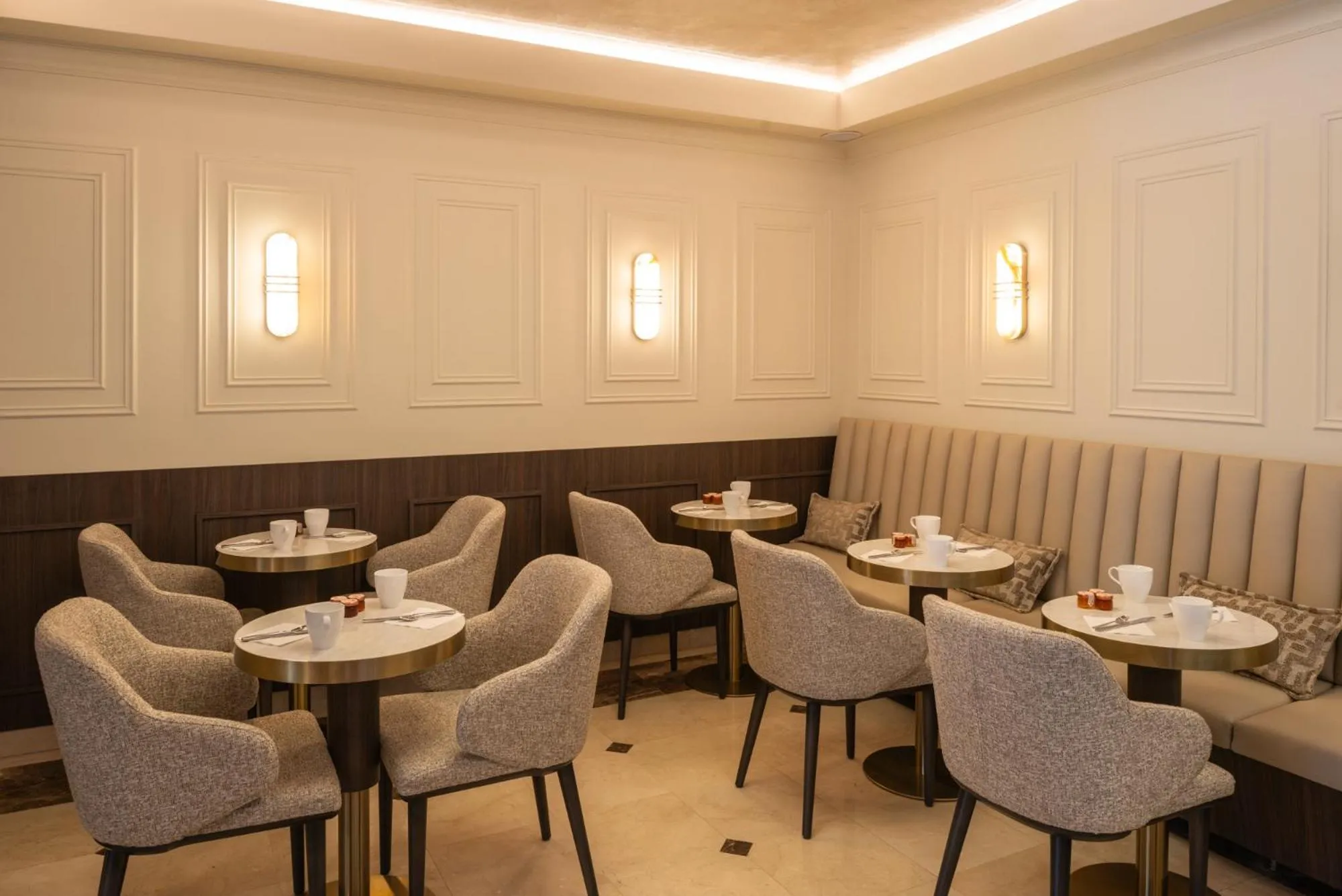 Breakfast in Best Western Au Trocadéro