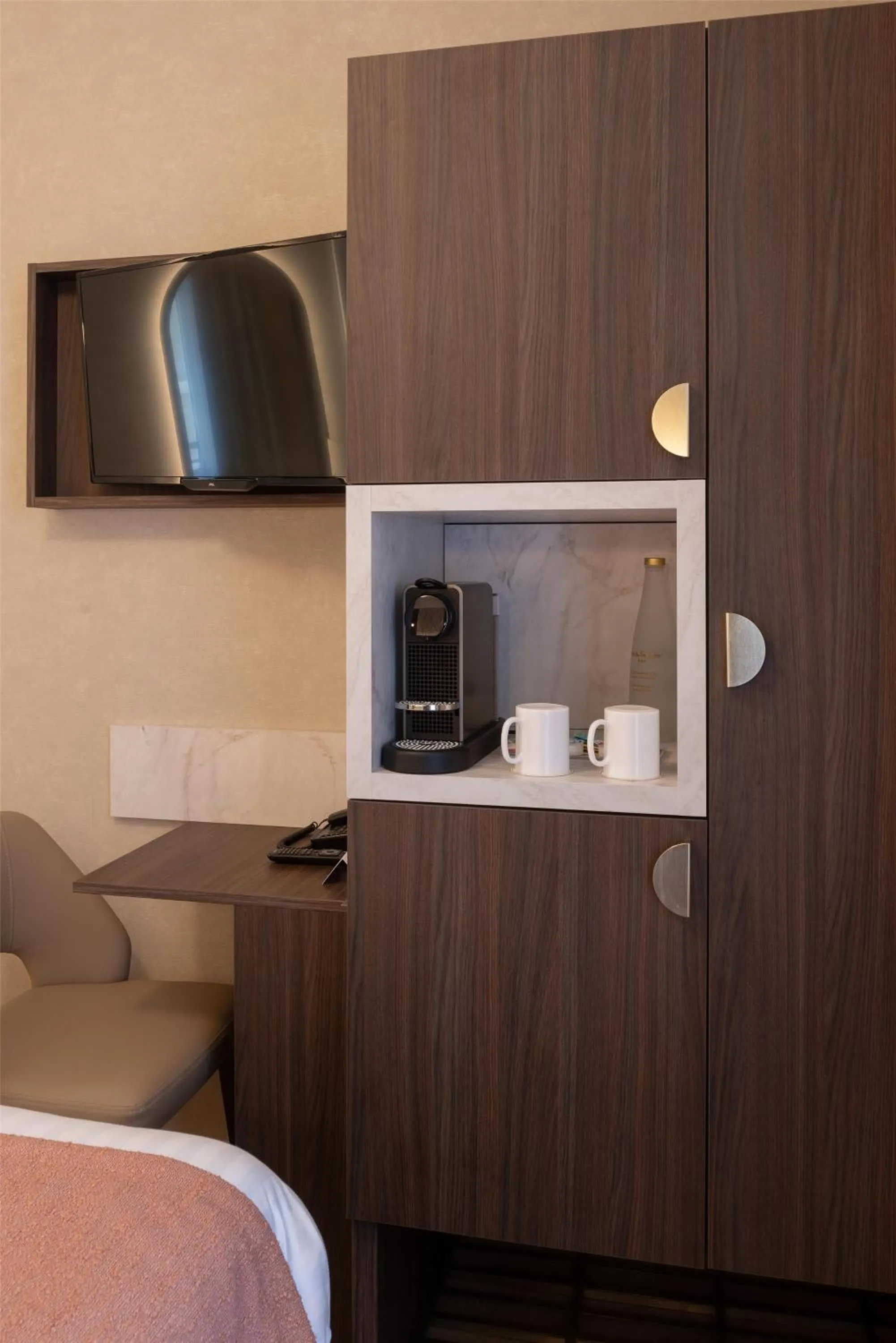 Bedroom, Bed in Best Western Au Trocadéro