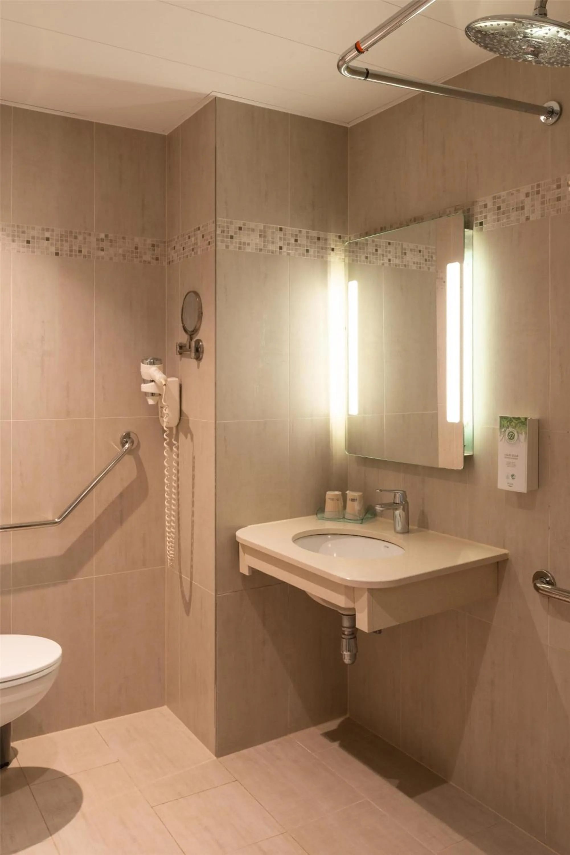 Bathroom in Best Western Au Trocadéro